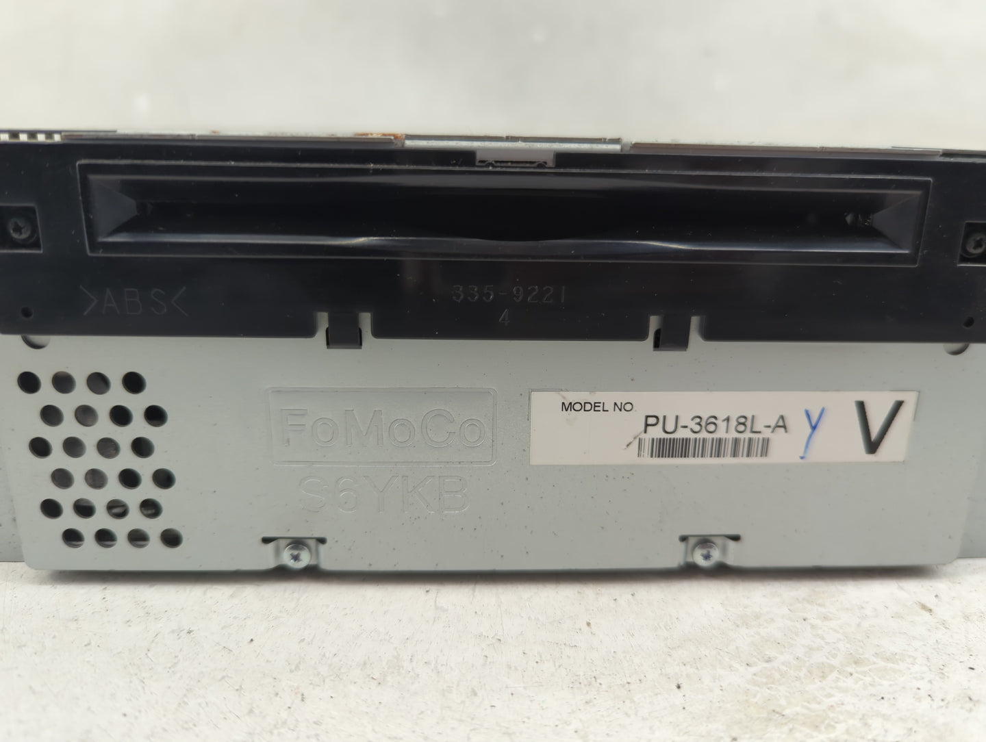 2013 Ford Explorer Radio AM FM Cd Player Receiver Replacement P/N:DB5T-19C107-GC Fits OEM Used Auto Parts - Oemusedautoparts