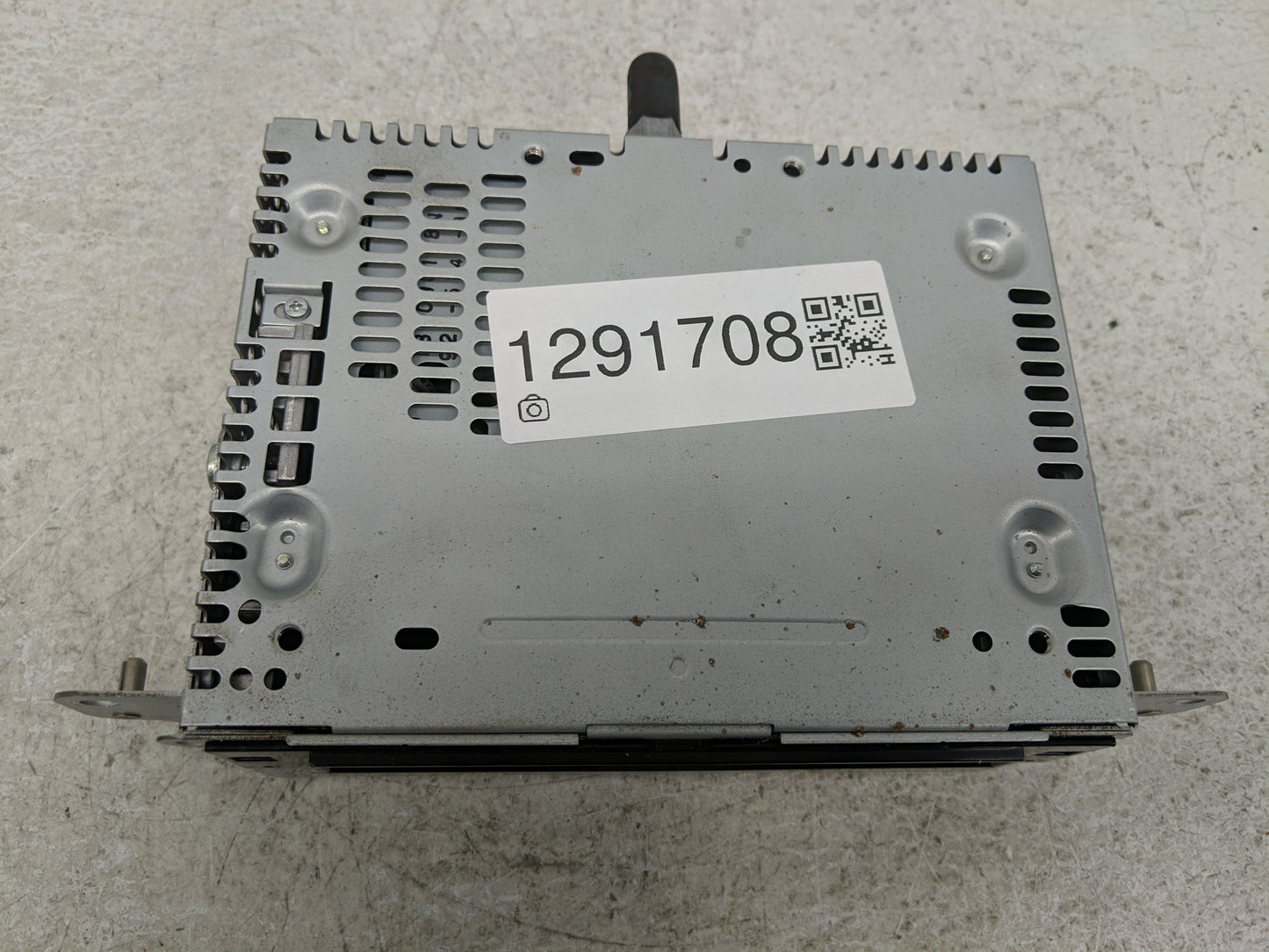 2013 Ford Explorer Radio AM FM Cd Player Receiver Replacement P/N:DB5T 19C107 FD Fits OEM Used Auto Parts - Oemusedautoparts