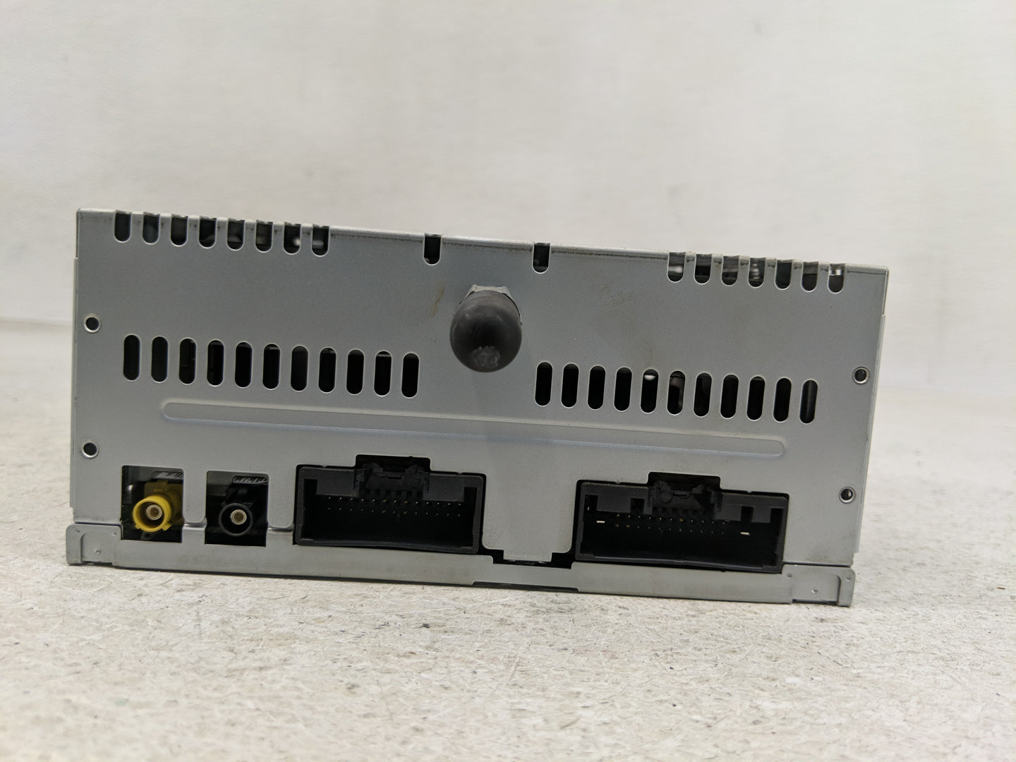 2013 Ford Explorer Radio AM FM Cd Player Receiver Replacement P/N:DB5T 19C107 FD Fits OEM Used Auto Parts - Oemusedautoparts