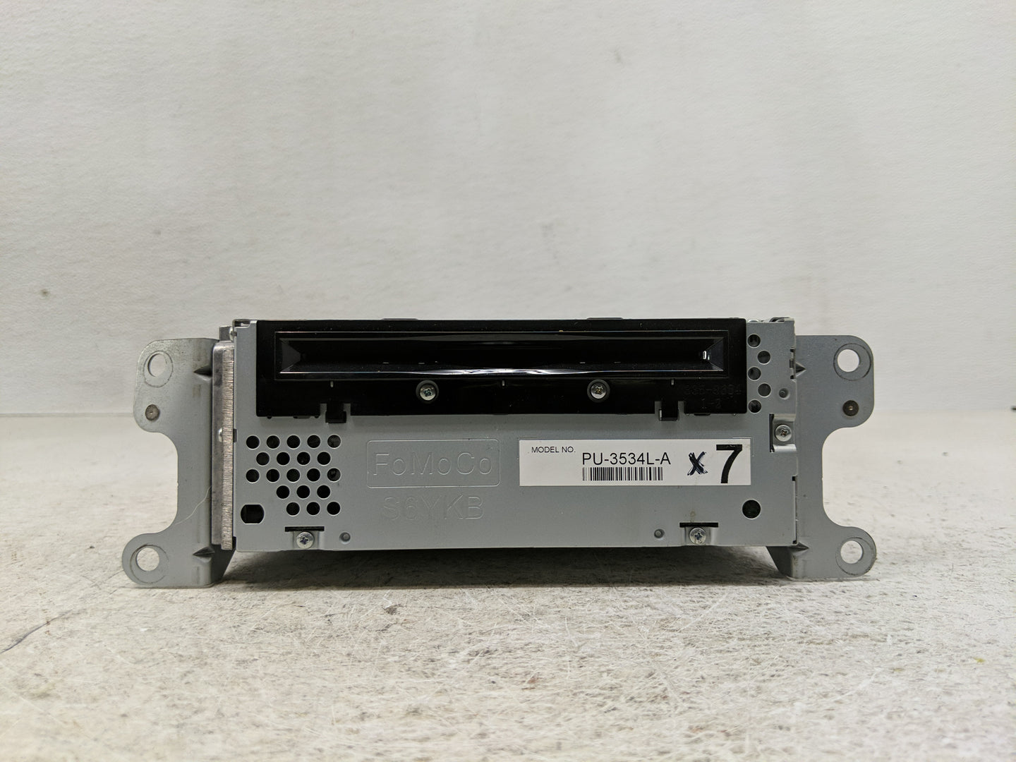 2013 Ford Explorer Radio AM FM Cd Player Receiver Replacement P/N:DB5T-19C107-DE Fits OEM Used Auto Parts - Oemusedautoparts