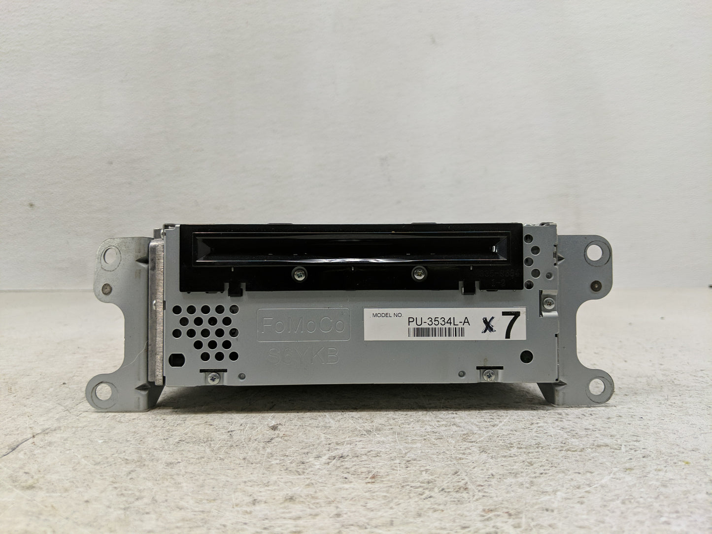 2013 Ford Explorer Radio AM FM Cd Player Receiver Replacement P/N:DB5T-19C107-DE Fits OEM Used Auto Parts - Oemusedautoparts
