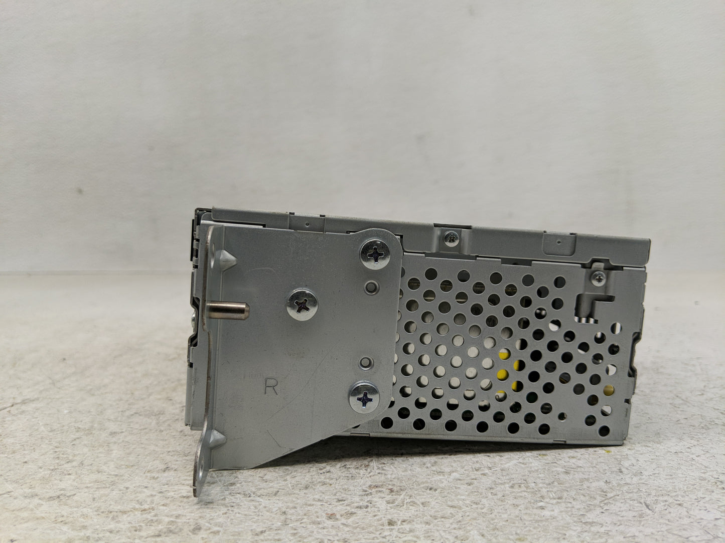 2013 Ford Explorer Radio AM FM Cd Player Receiver Replacement P/N:DB5T-19C107-DE Fits OEM Used Auto Parts - Oemusedautoparts