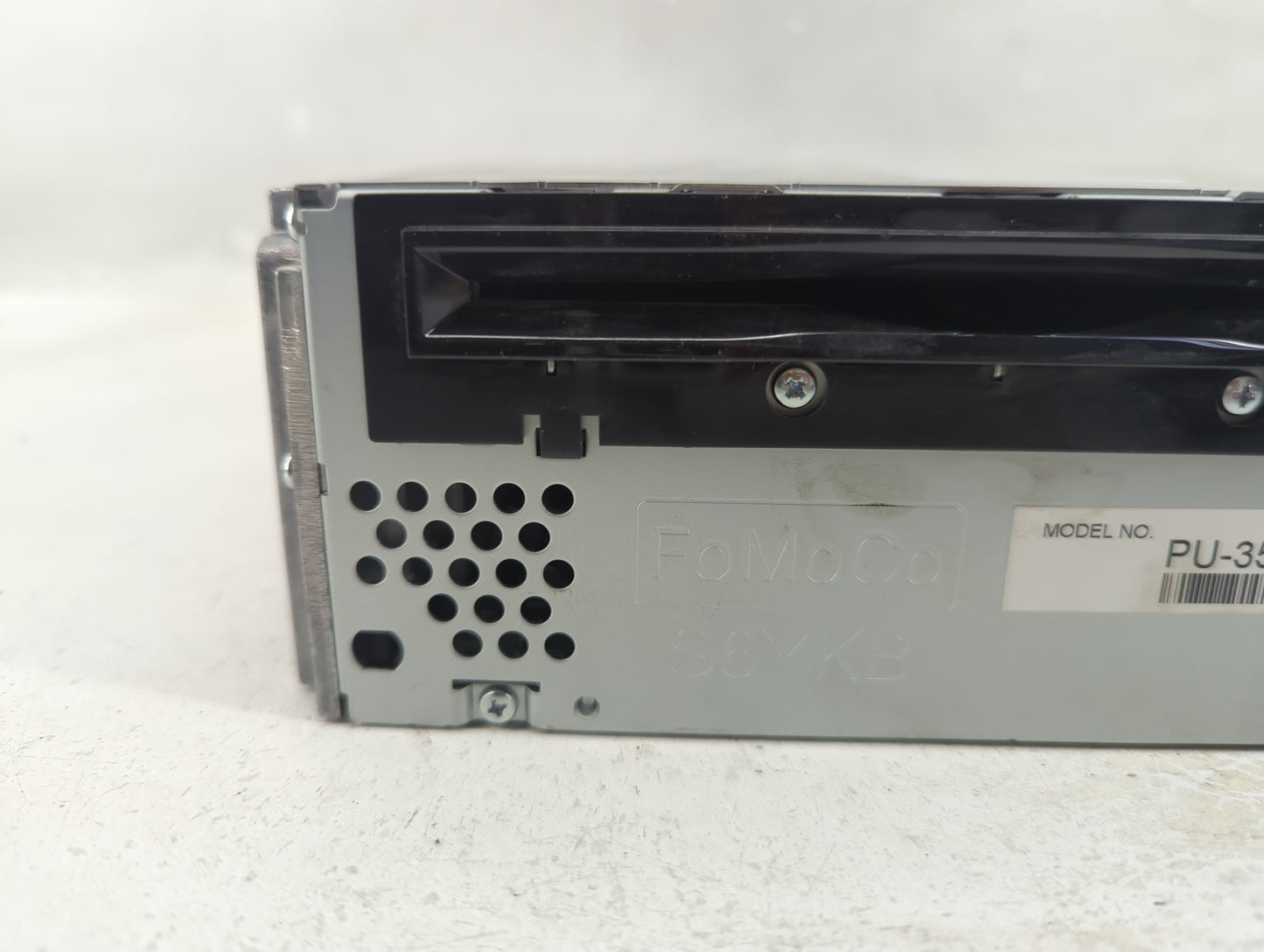 2013 Ford Explorer Radio AM FM Cd Player Receiver Replacement P/N:DB5T-19C107-CC DB5T-19C107-GD Fits OEM Used Auto Parts - O