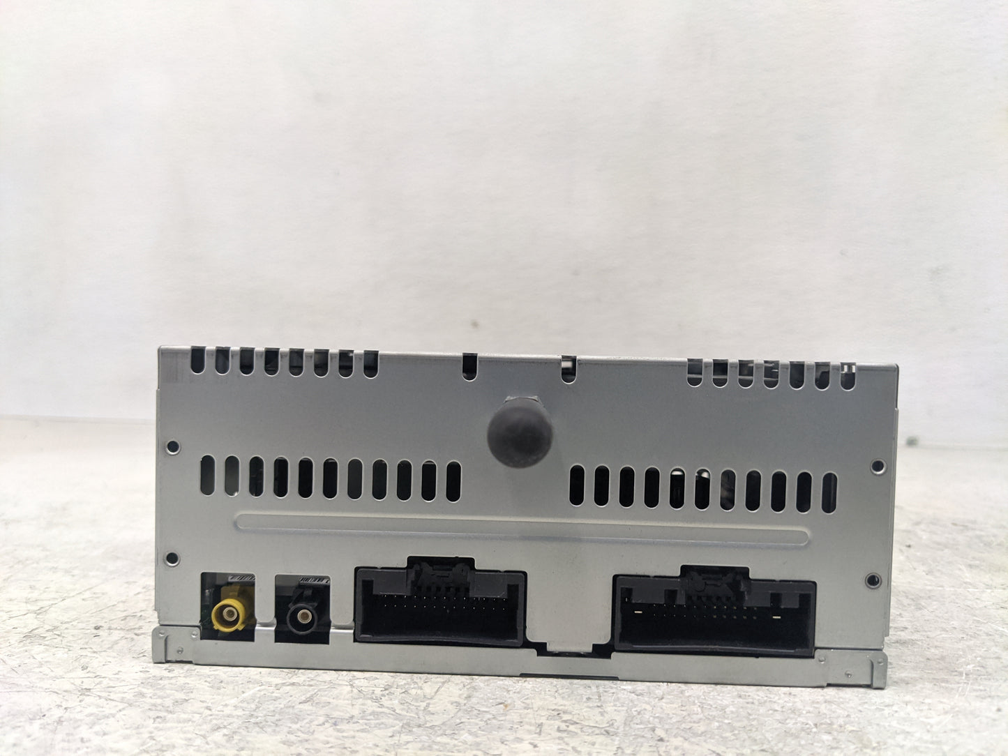 2013 Ford Explorer Radio AM FM Cd Player Receiver Replacement P/N:DB5T-19C107-FC DB5T 19C107 FD Fits OEM Used Auto Parts - O