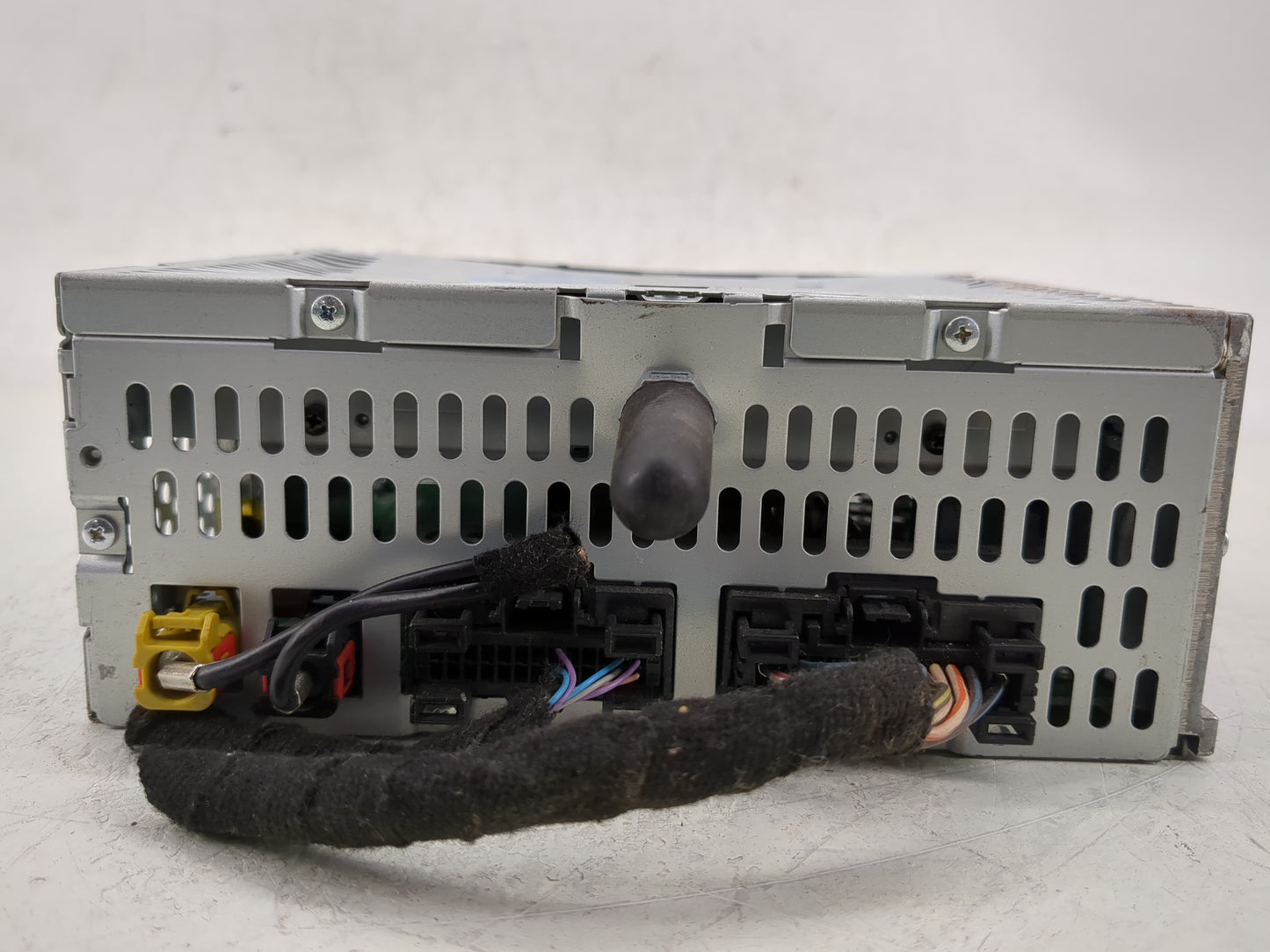 2013 Ford Explorer Radio AM FM Cd Player Receiver Replacement P/N:DB5T-19C107-BC Fits OEM Used Auto Parts - Oemusedautoparts