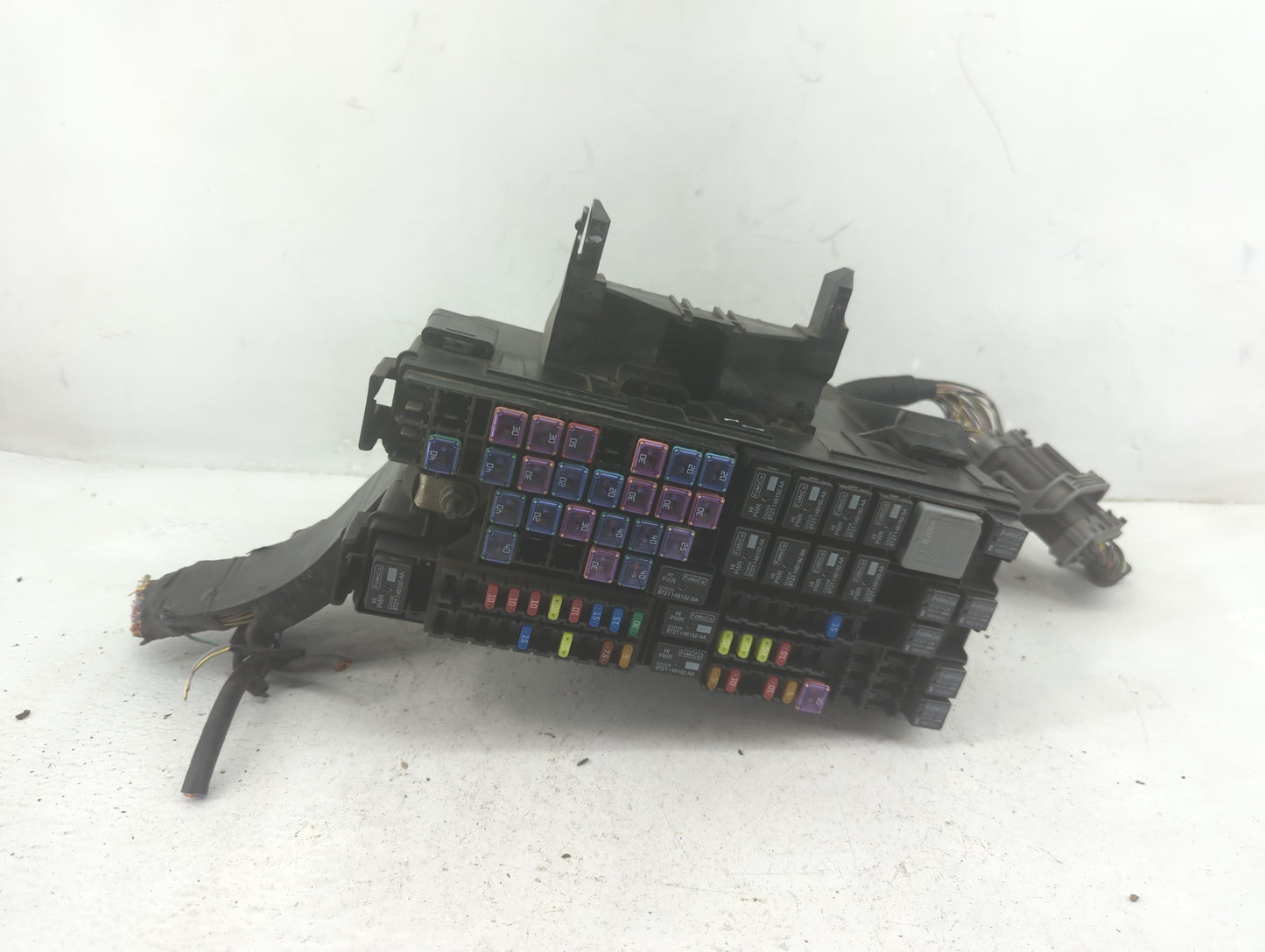 2013 Ford Explorer Fusebox Fuse Box Panel Relay Module Fits OEM Used Auto Parts - Oemusedautoparts1.com