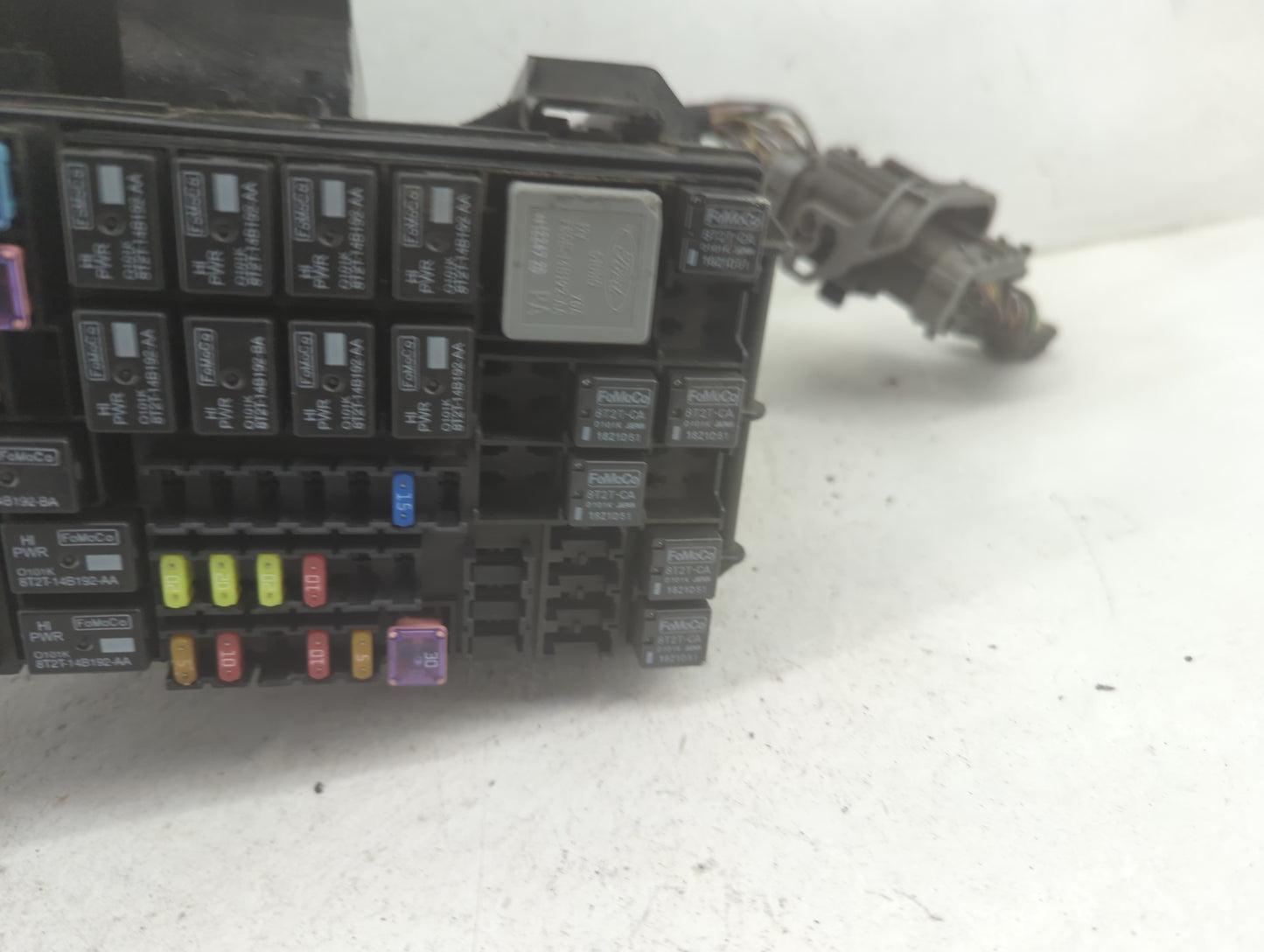 2013 Ford Explorer Fusebox Fuse Box Panel Relay Module Fits OEM Used Auto Parts - Oemusedautoparts1.com