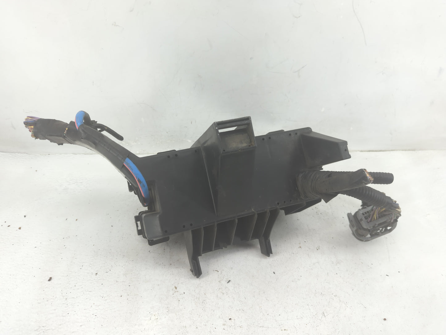 2013 Ford Explorer Fusebox Fuse Box Panel Relay Module Fits OEM Used Auto Parts - Oemusedautoparts1.com