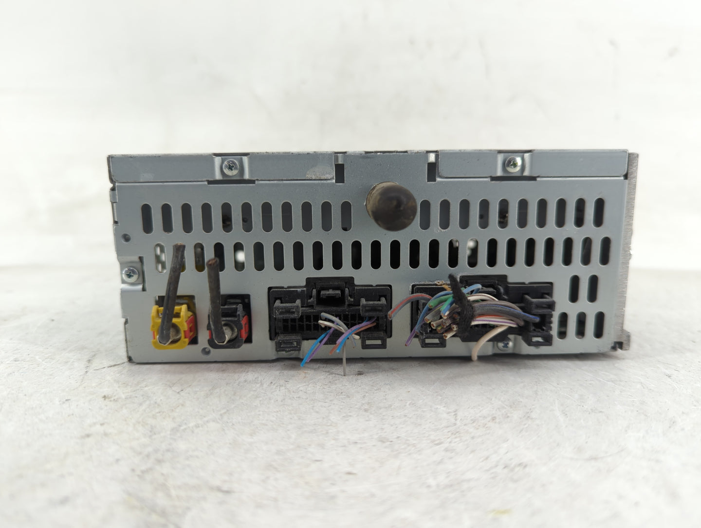 2013 Ford Explorer Radio AM FM Cd Player Receiver Replacement P/N:DB5T-19C107-DE Fits OEM Used Auto Parts - Oemusedautoparts