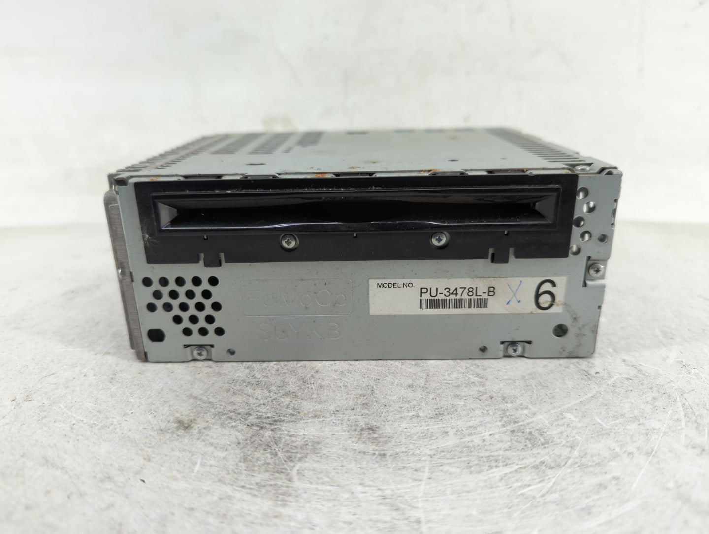 2013 Ford Explorer Radio AM FM Cd Player Receiver Replacement P/N:DB5T-19C107-CB Fits OEM Used Auto Parts - Oemusedautoparts