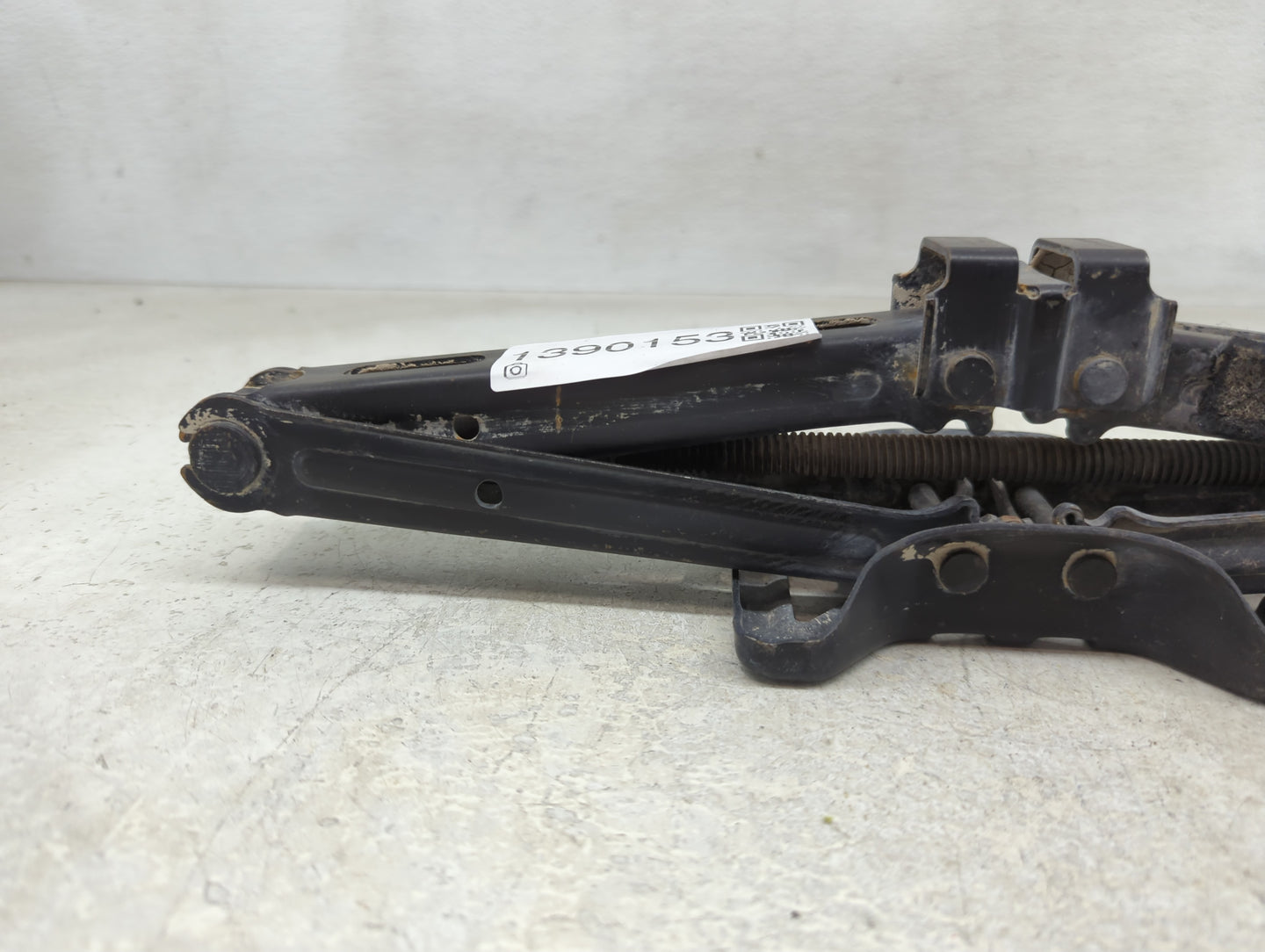 2013 Ford Explorer Spare Scissor Car Jack 1390153 - Oemusedautoparts1.com