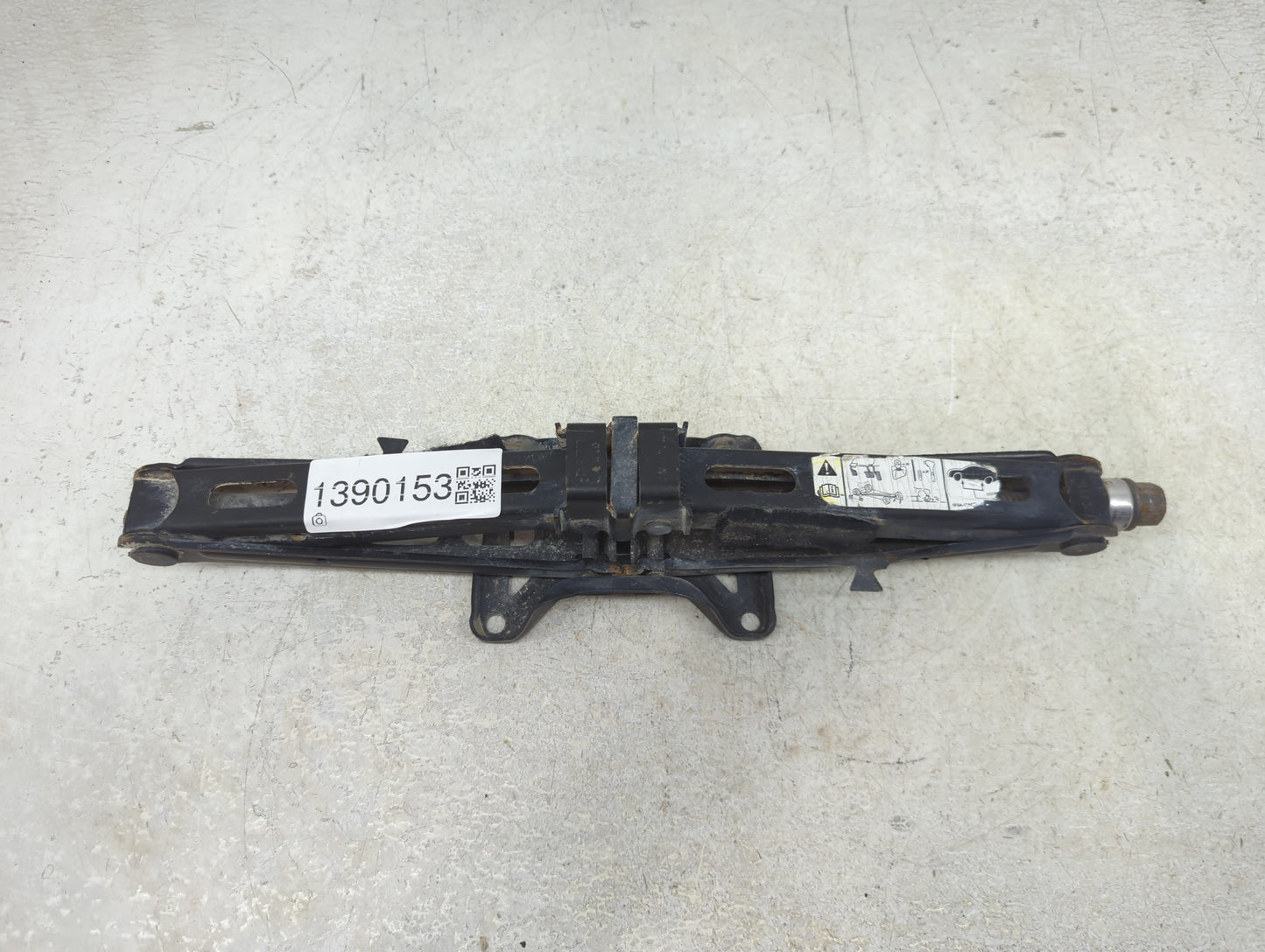 2013 Ford Explorer Spare Scissor Car Jack - Oemusedautoparts1.com