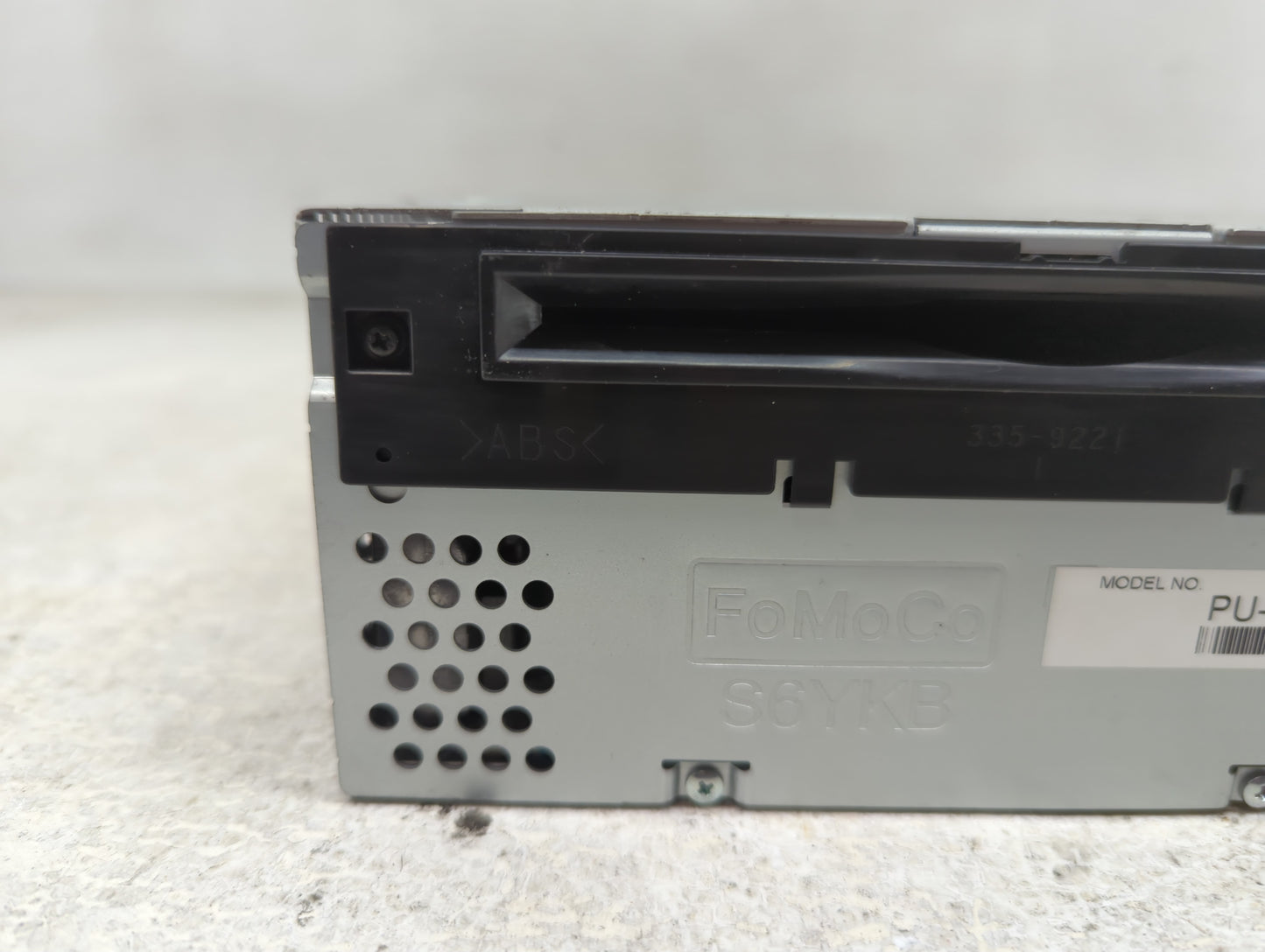 2013 Ford Explorer Radio AM FM Cd Player Receiver Replacement P/N:DB5T-19C107-GC Fits OEM Used Auto Parts - Oemusedautoparts