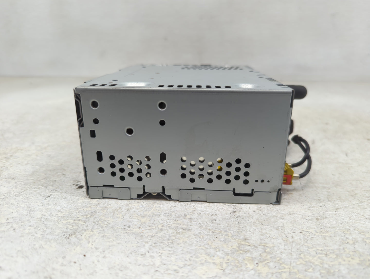 2013 Ford Explorer Radio AM FM Cd Player Receiver Replacement P/N:DB5T-19C107-GC Fits OEM Used Auto Parts - Oemusedautoparts