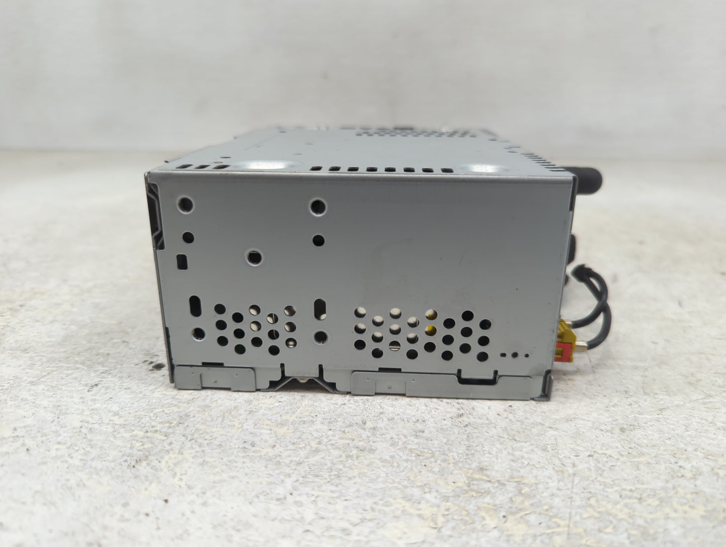 2013 Ford Explorer Radio AM FM Cd Player Receiver Replacement P/N:DB5T-19C107-GC Fits OEM Used Auto Parts - Oemusedautoparts