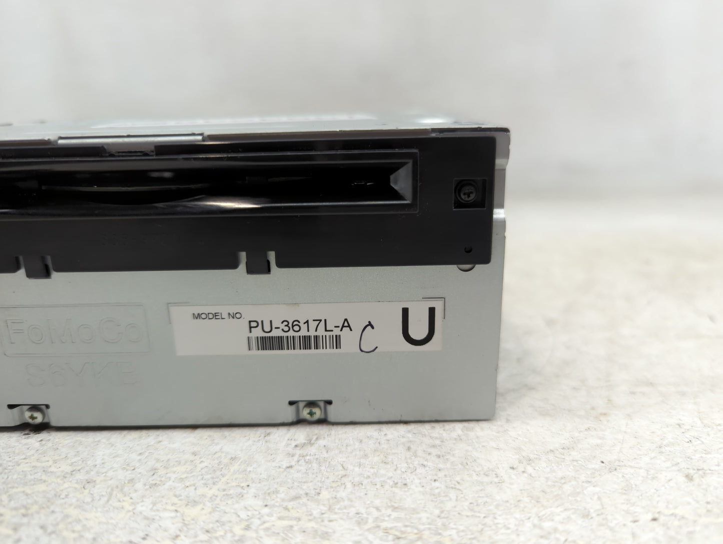 2013 Ford Explorer Radio AM FM Cd Player Receiver Replacement P/N:DB5T-19C107-FC Fits OEM Used Auto Parts - Oemusedautoparts