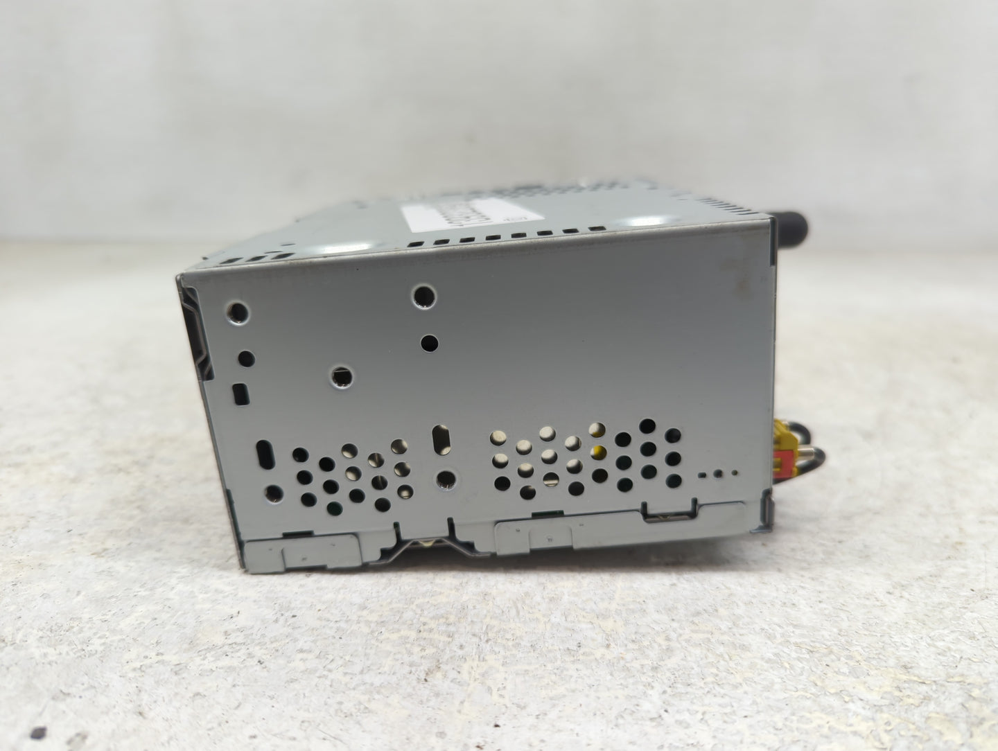 2013 Ford Explorer Radio AM FM Cd Player Receiver Replacement P/N:DB5T-19C107-FC Fits OEM Used Auto Parts - Oemusedautoparts