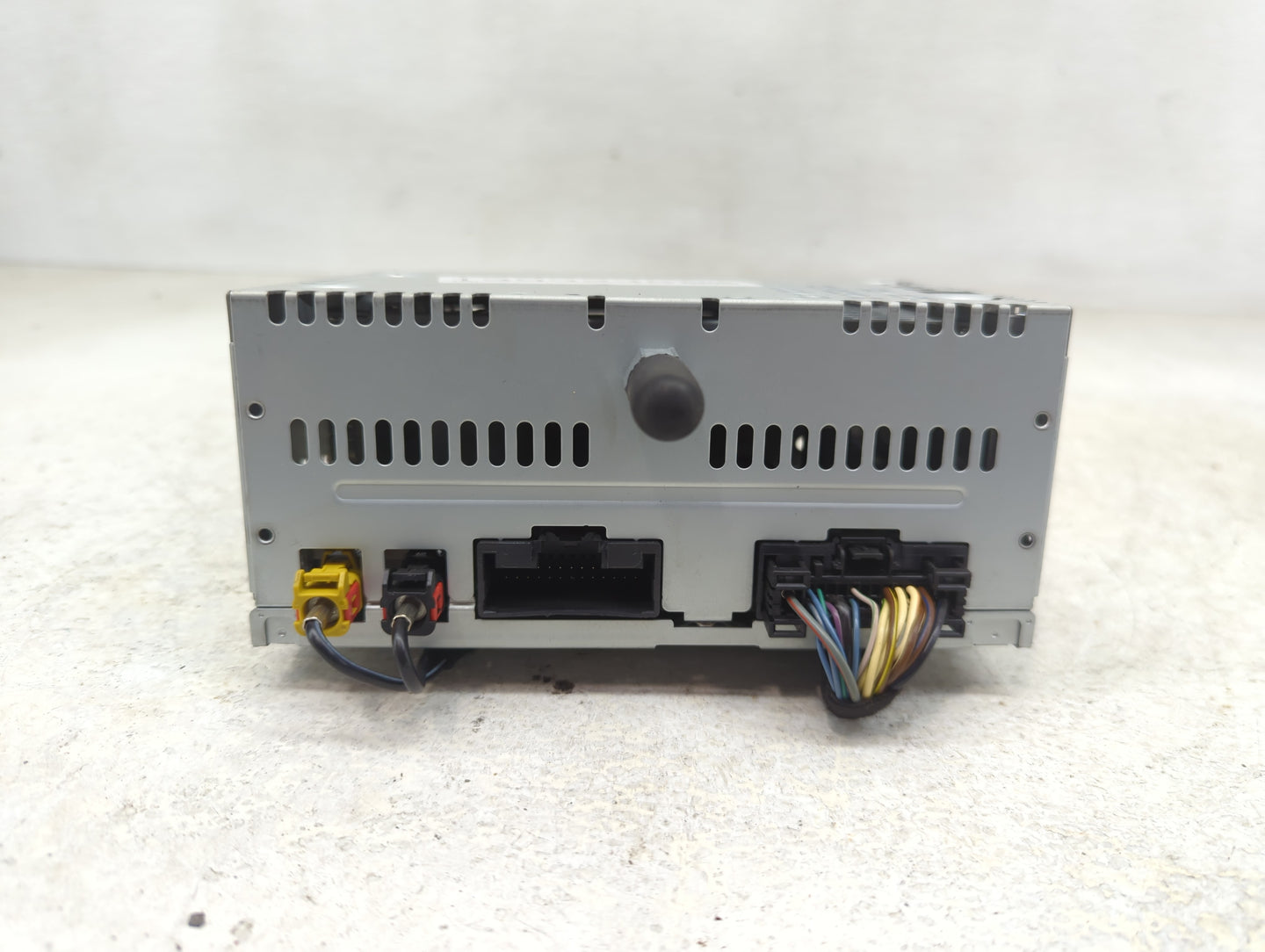 2013 Ford Explorer Radio AM FM Cd Player Receiver Replacement P/N:DB5T-19C107-FC Fits OEM Used Auto Parts - Oemusedautoparts