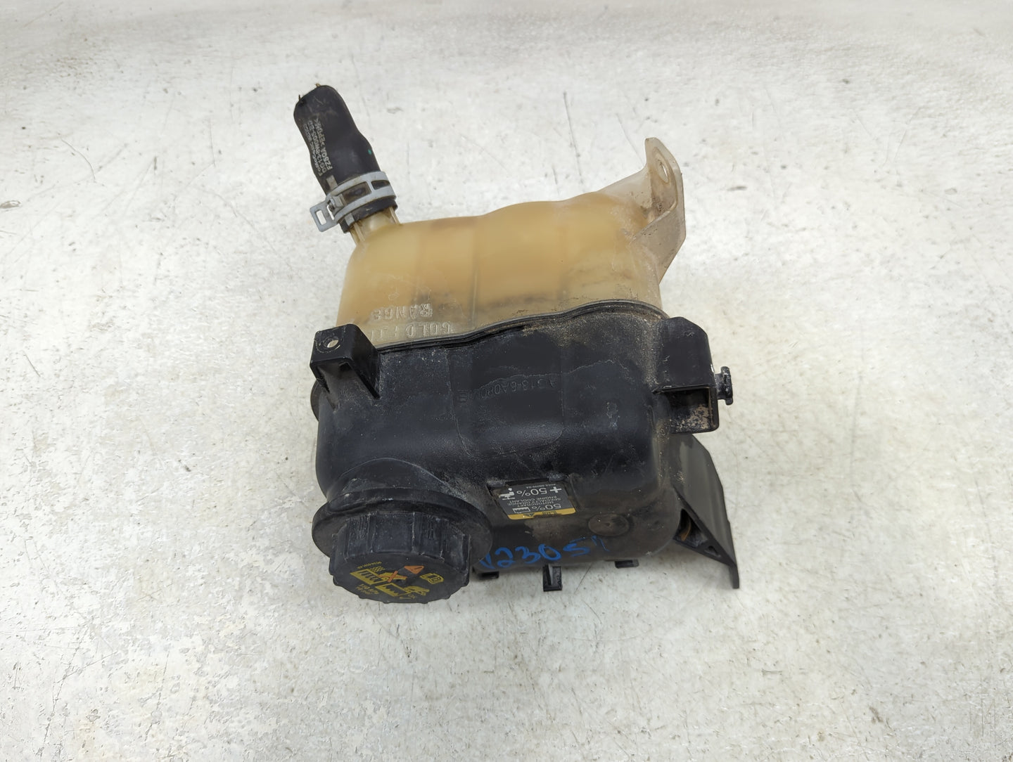 Ford Explorer Radiator Coolant Overflow Expansion Tank Bottle - Oemusedautoparts1.com