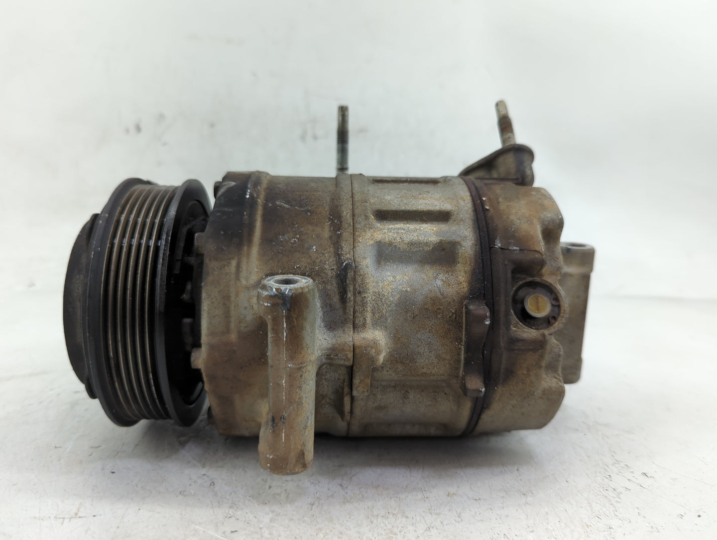 2011-2015 Ford Explorer Air Conditioning A/c Ac Compressor Oem - Oemusedautoparts1.com