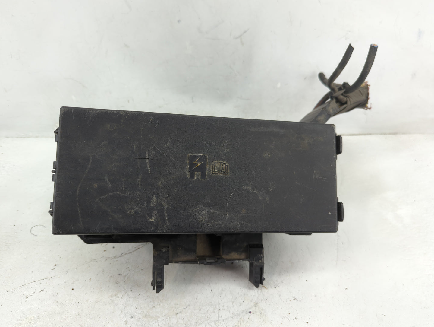 2013 Ford Explorer Fusebox Fuse Box Panel Relay Module P/N:BT4T-14A003-AA Fits OEM Used Auto Parts - Oemusedautoparts1.com