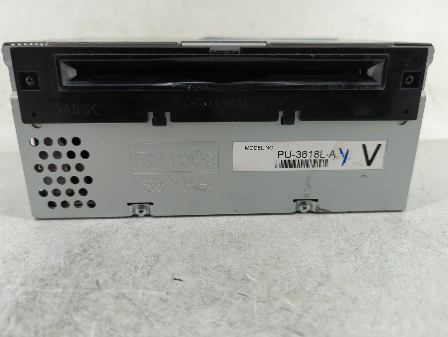 2013 Ford Explorer Radio AM FM Cd Player Receiver Replacement P/N:DB5T-19C107-GC Fits OEM Used Auto Parts - Oemusedautoparts