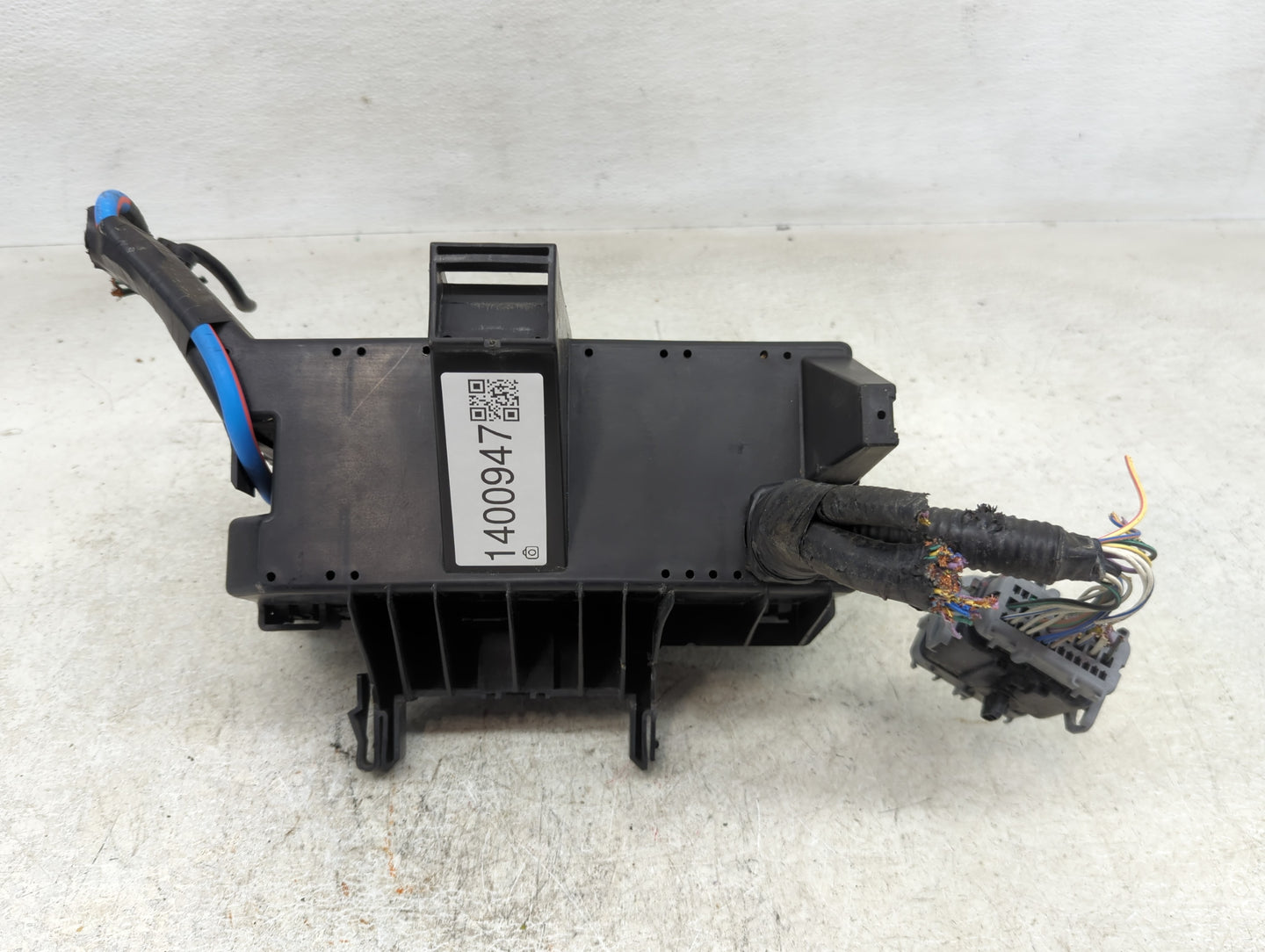 2013 Ford Explorer Fusebox Fuse Box Panel Relay Module P/N:BT4T-14A003-AA Fits OEM Used Auto Parts - Oemusedautoparts1.com