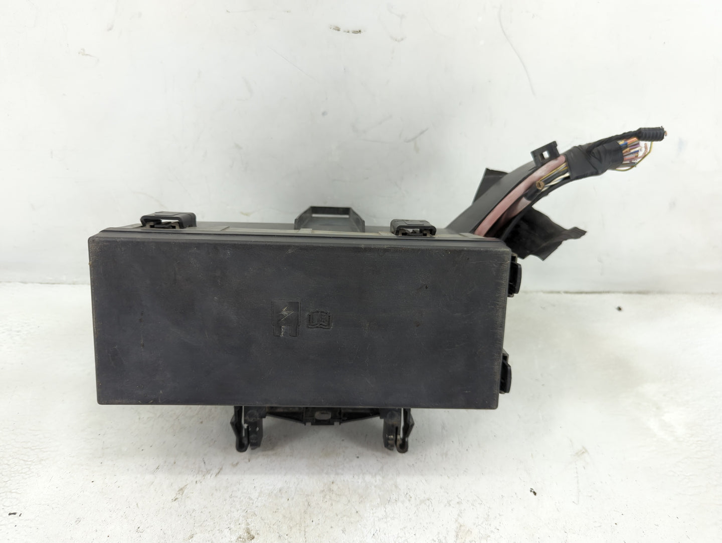 2013 Ford Explorer Fusebox Fuse Box Panel Relay Module P/N:BT4T-14A003-AA Fits OEM Used Auto Parts - Oemusedautoparts1.com