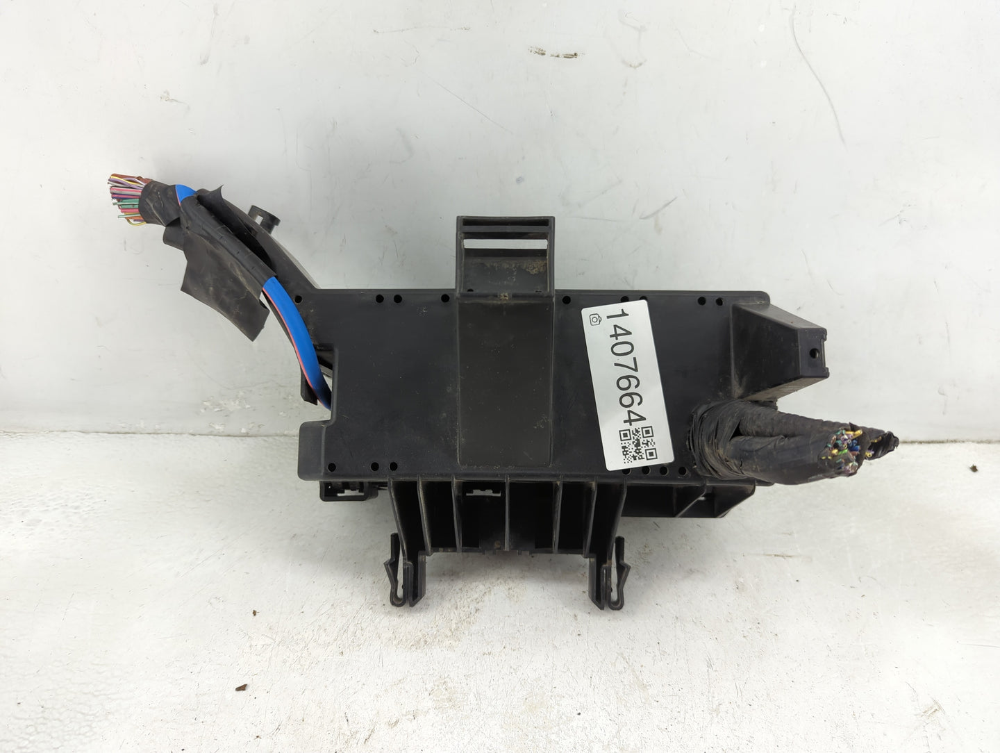 2013 Ford Explorer Fusebox Fuse Box Panel Relay Module P/N:BT4T-14A003-AA Fits OEM Used Auto Parts - Oemusedautoparts1.com
