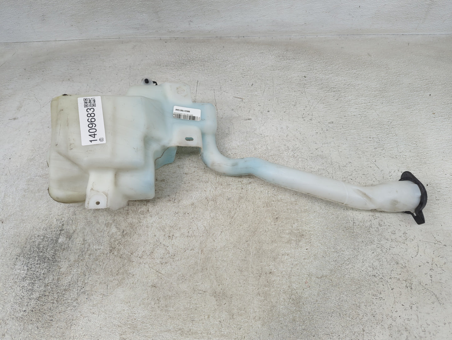 2011-2015 Ford Explorer Windshield Washer Fluid Reservoir Bottle Oem - Oemusedautoparts1.com