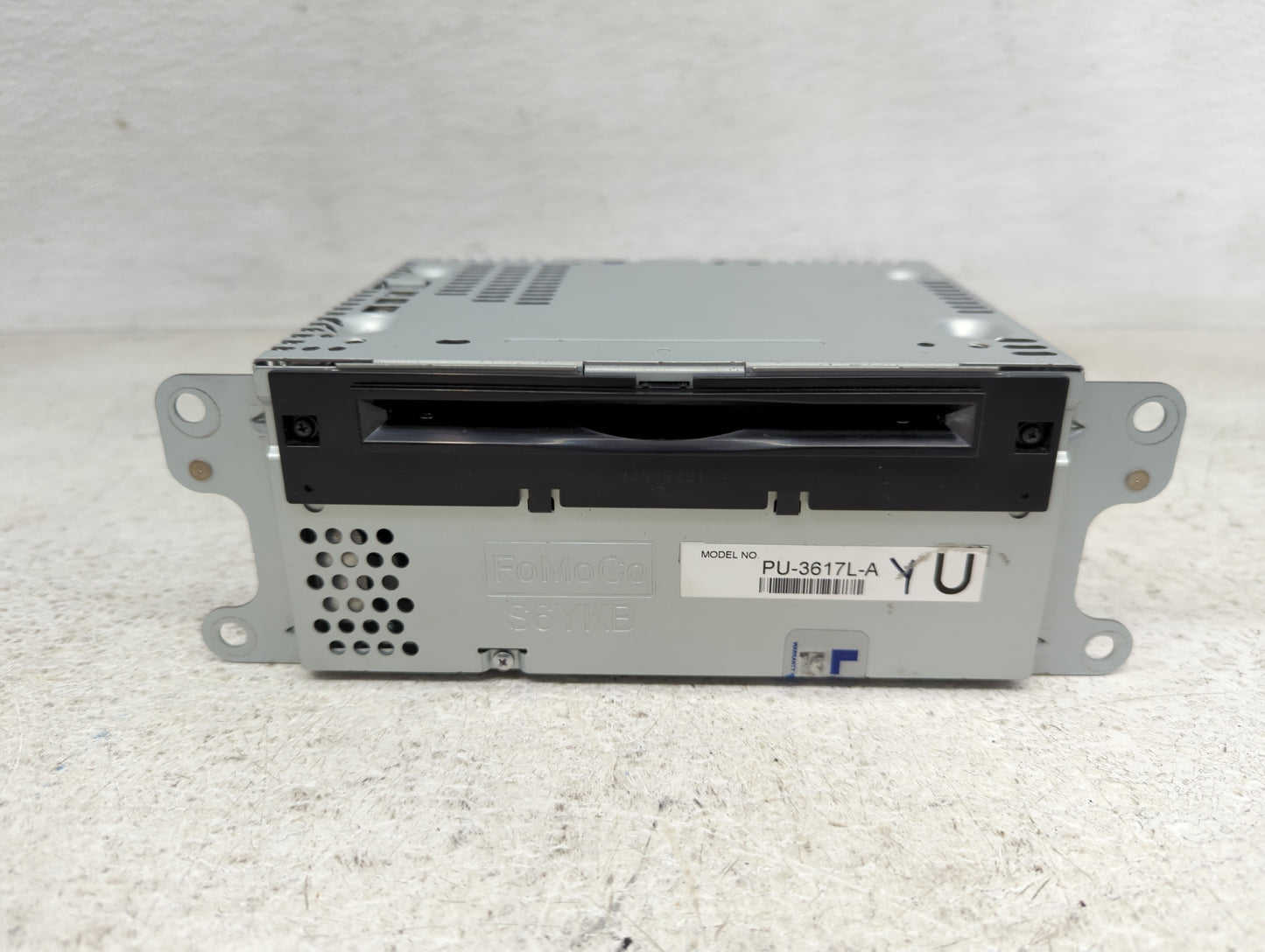 2013 Ford Explorer Radio AM FM Cd Player Receiver Replacement P/N:DB5T-19C107-FC Fits OEM Used Auto Parts - Oemusedautoparts