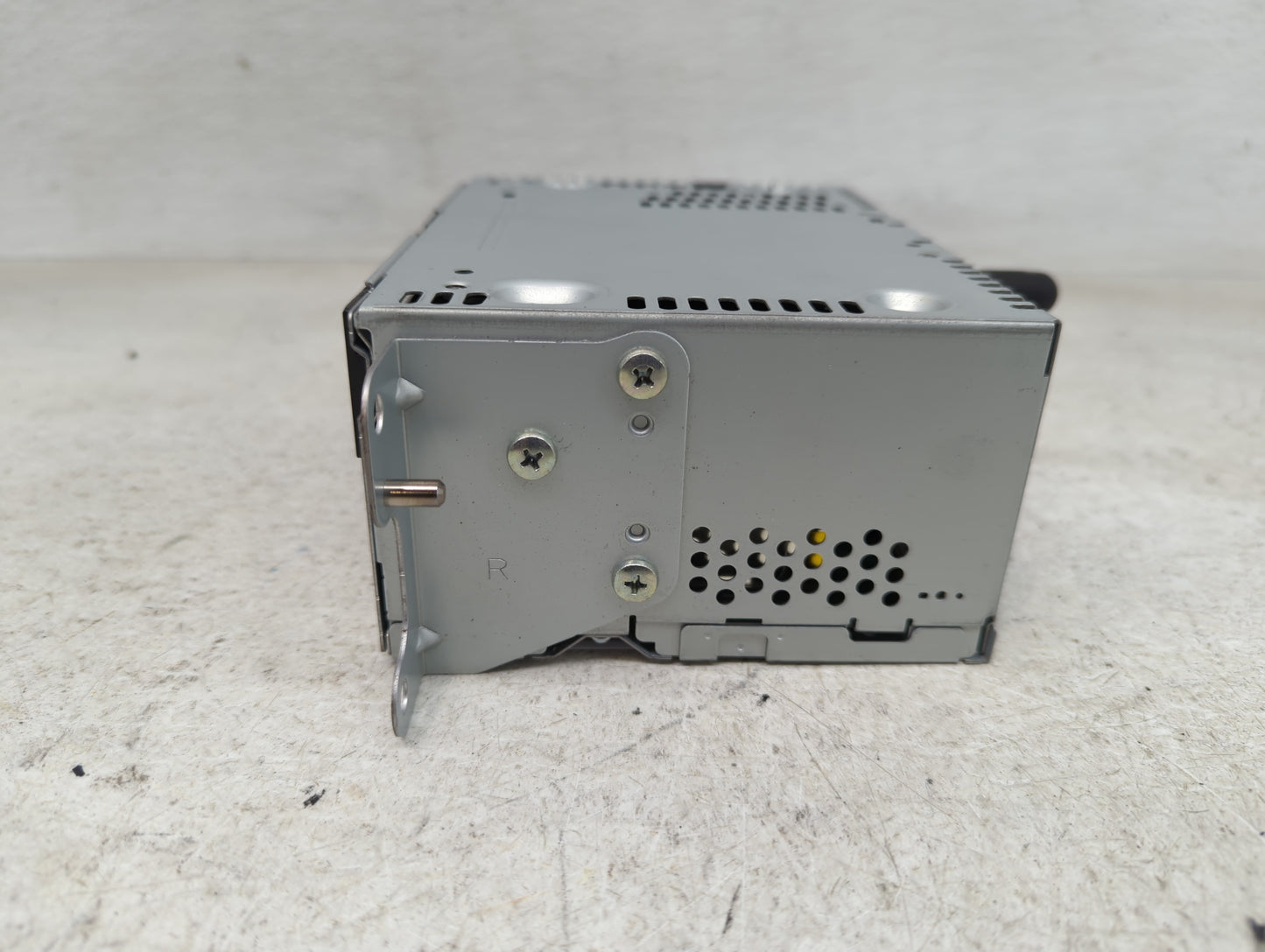 2013 Ford Explorer Radio AM FM Cd Player Receiver Replacement P/N:DB5T-19C107-FC Fits OEM Used Auto Parts - Oemusedautoparts