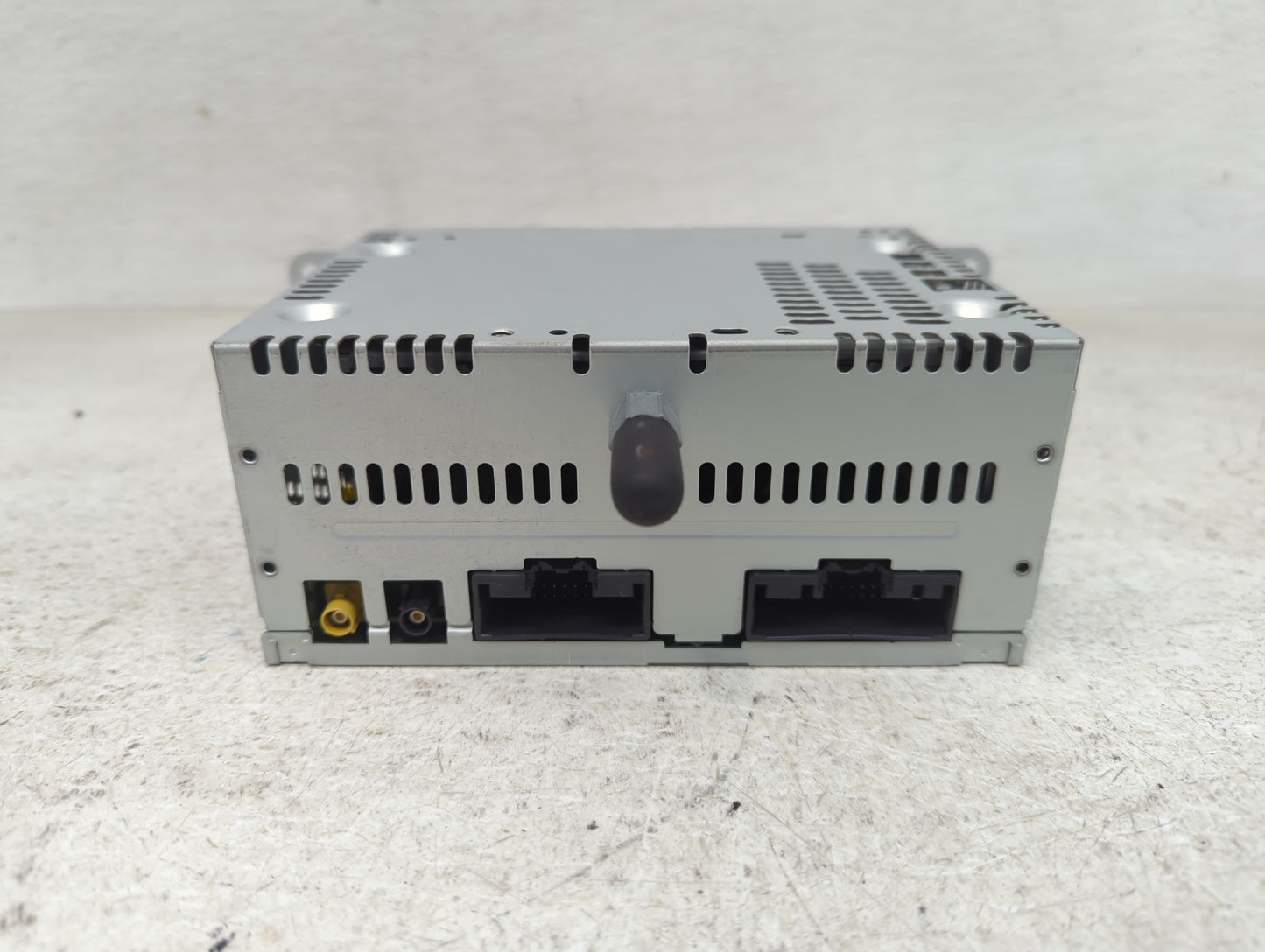 2013 Ford Explorer Radio AM FM Cd Player Receiver Replacement P/N:DB5T-19C107-FC Fits OEM Used Auto Parts - Oemusedautoparts