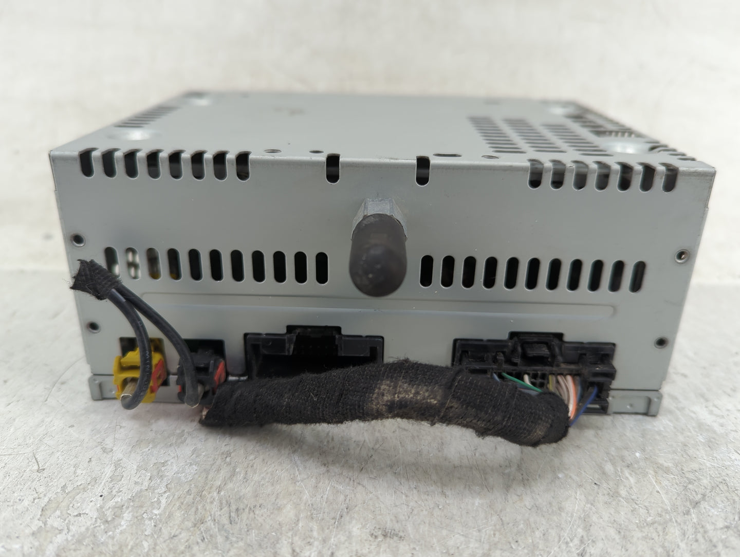 2013 Ford Explorer Radio AM FM Cd Player Receiver Replacement P/N:PU-3617L-A Fits OEM Used Auto Parts - Oemusedautoparts1.co