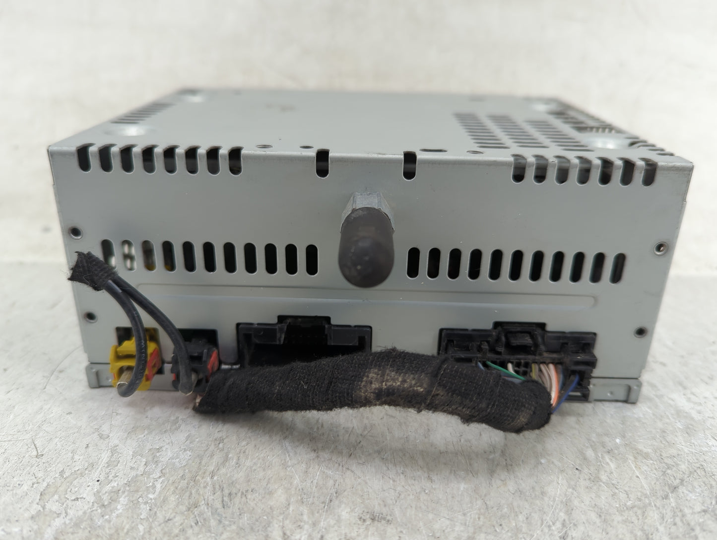 2013 Ford Explorer Radio AM FM Cd Player Receiver Replacement P/N:PU-3617L-A Fits OEM Used Auto Parts - Oemusedautoparts1.co