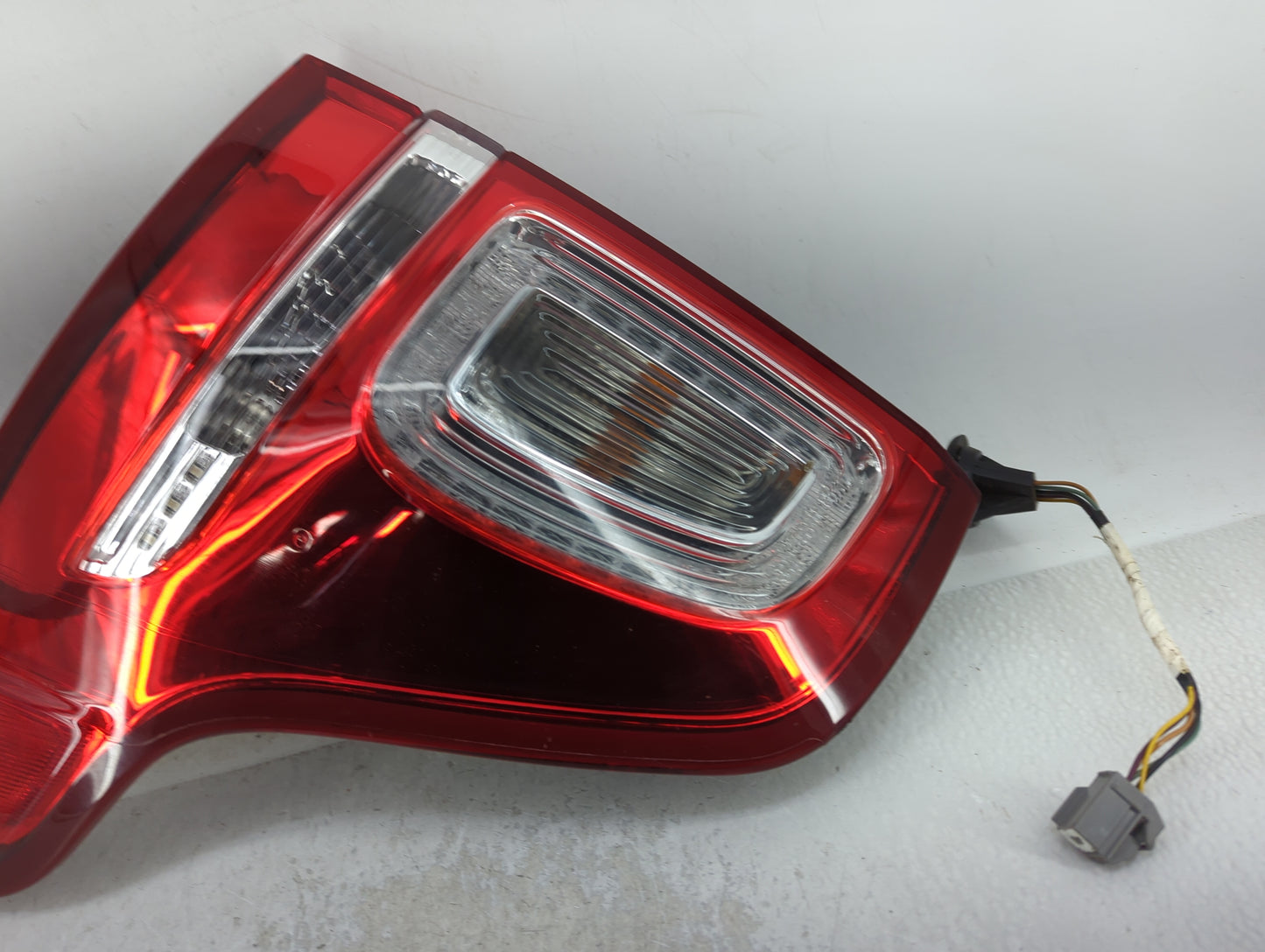 2011-2015 Ford Explorer Tail Light Assembly Driver Left OEM Fits Fits 2011 2012 2013 2014 2015 OEM Used Auto Parts - Oemused