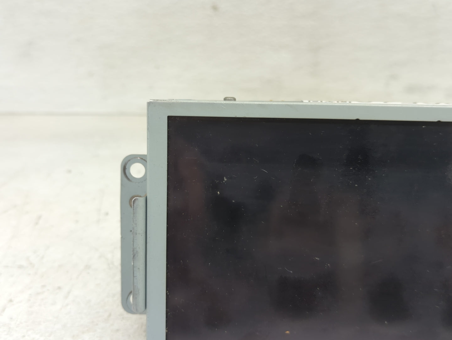 2011-2013 Ford Explorer Information Display Screen - Oemusedautoparts1.com