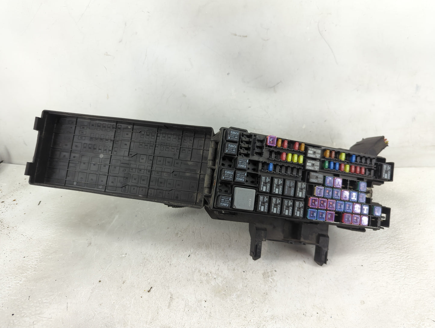 2013 Ford Explorer Fusebox Fuse Box Panel Relay Module P/N:BT4T-14A003-AA Fits OEM Used Auto Parts - Oemusedautoparts1.com