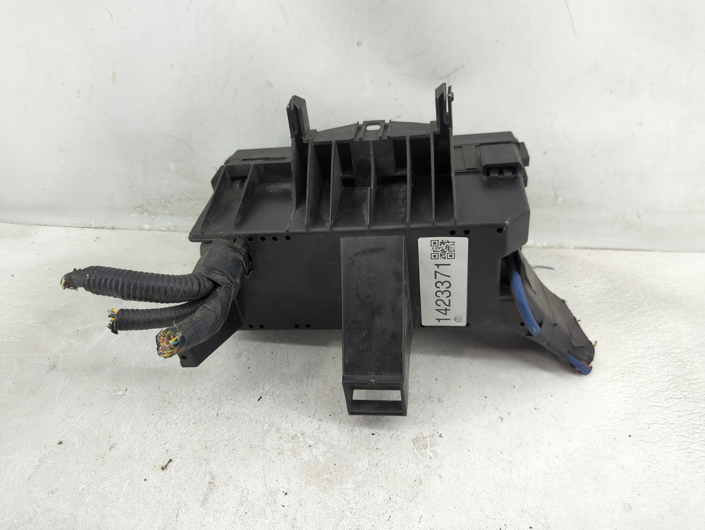2013 Ford Explorer Fusebox Fuse Box Panel Relay Module P/N:BT4T-14A003-AA Fits OEM Used Auto Parts - Oemusedautoparts1.com
