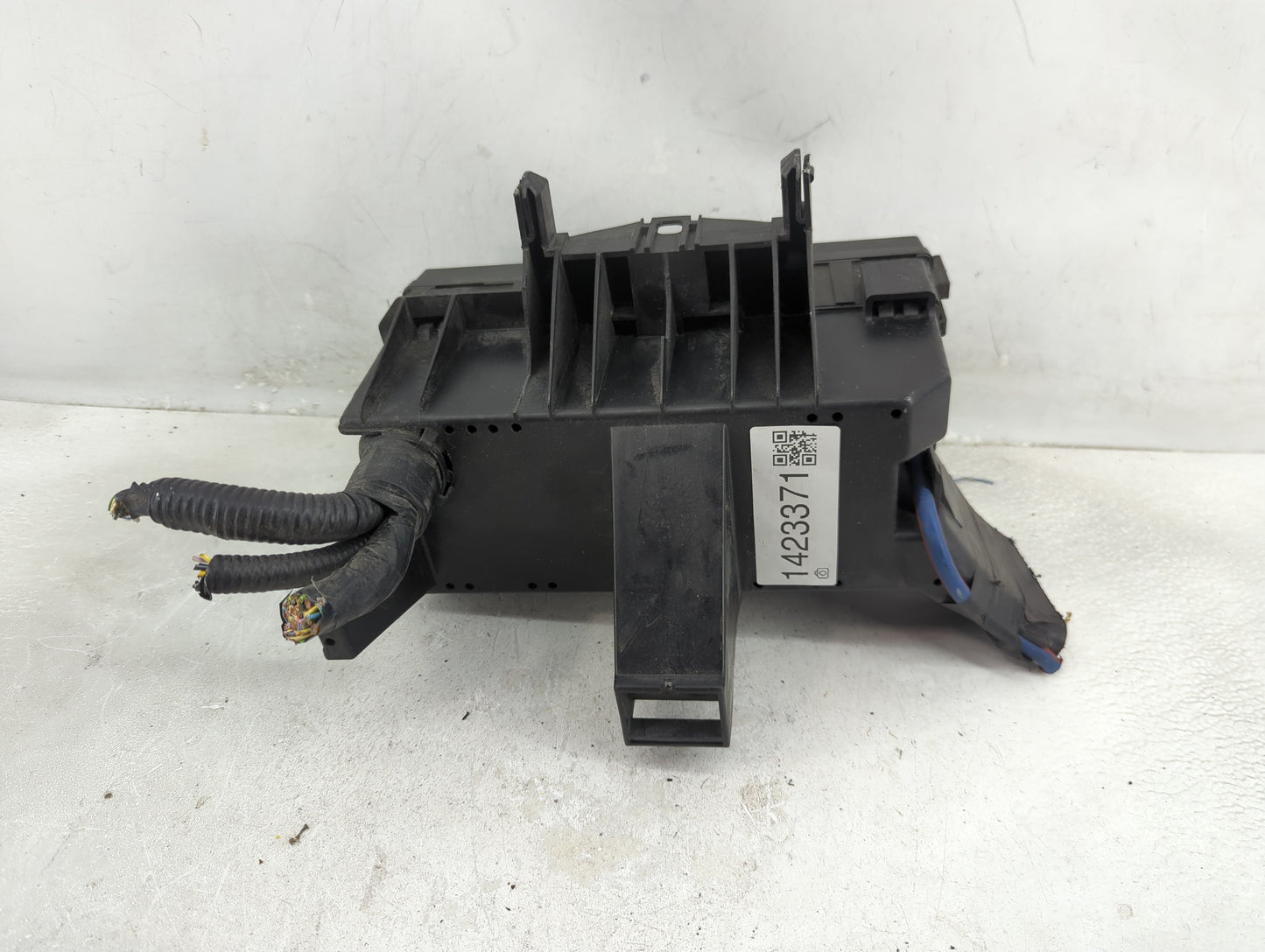 2013 Ford Explorer Fusebox Fuse Box Panel Relay Module P/N:BT4T-14A003-AA Fits OEM Used Auto Parts - Oemusedautoparts1.com