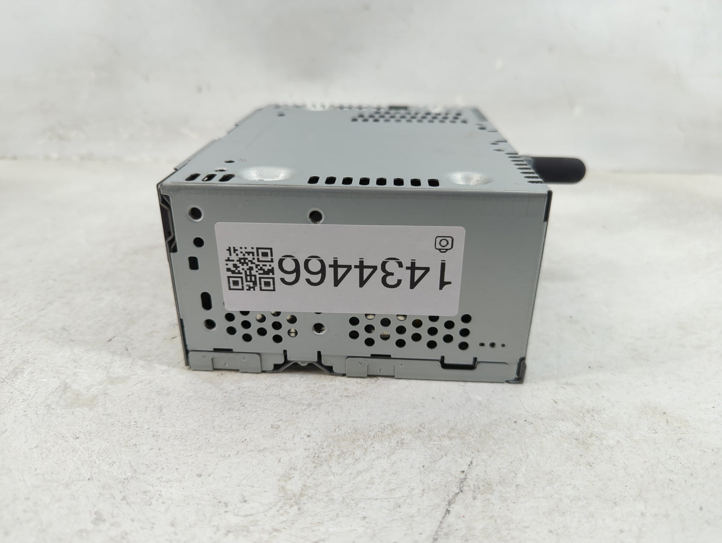 2013 Ford Explorer Radio AM FM Cd Player Receiver Replacement P/N:PU-3618L-A DB5T-19C107-GC Fits OEM Used Auto Parts - Oemus