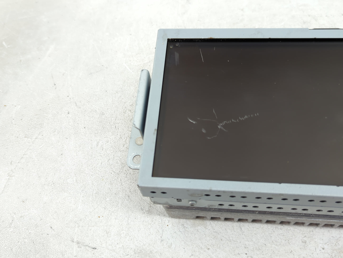 2013-2014 Ford Explorer Information Display Screen - Oemusedautoparts1.com