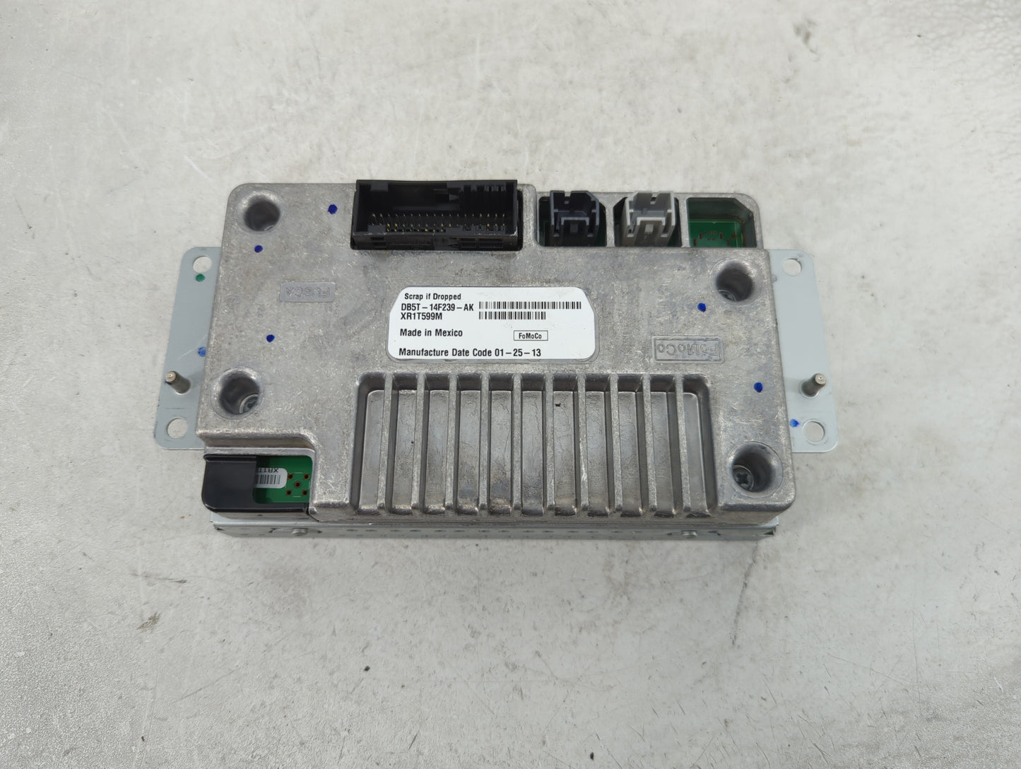2013-2014 Ford Explorer Information Display Screen - Oemusedautoparts1.com