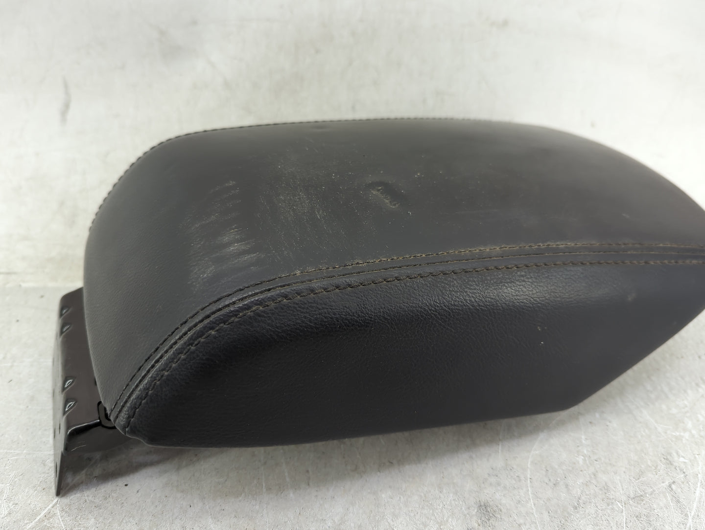 2013 Ford Explorer Center Console Armrest Cover Lid Fits OEM Used Auto Parts - Oemusedautoparts1.com
