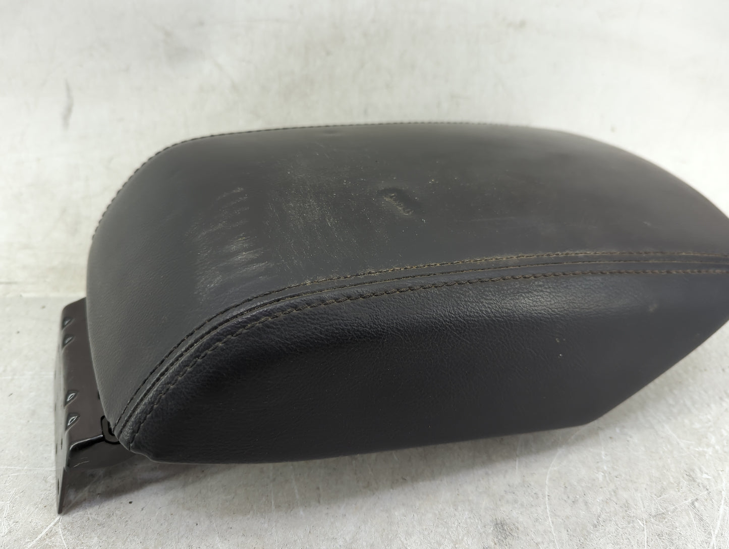2013 Ford Explorer Center Console Armrest Cover Lid Fits OEM Used Auto Parts - Oemusedautoparts1.com