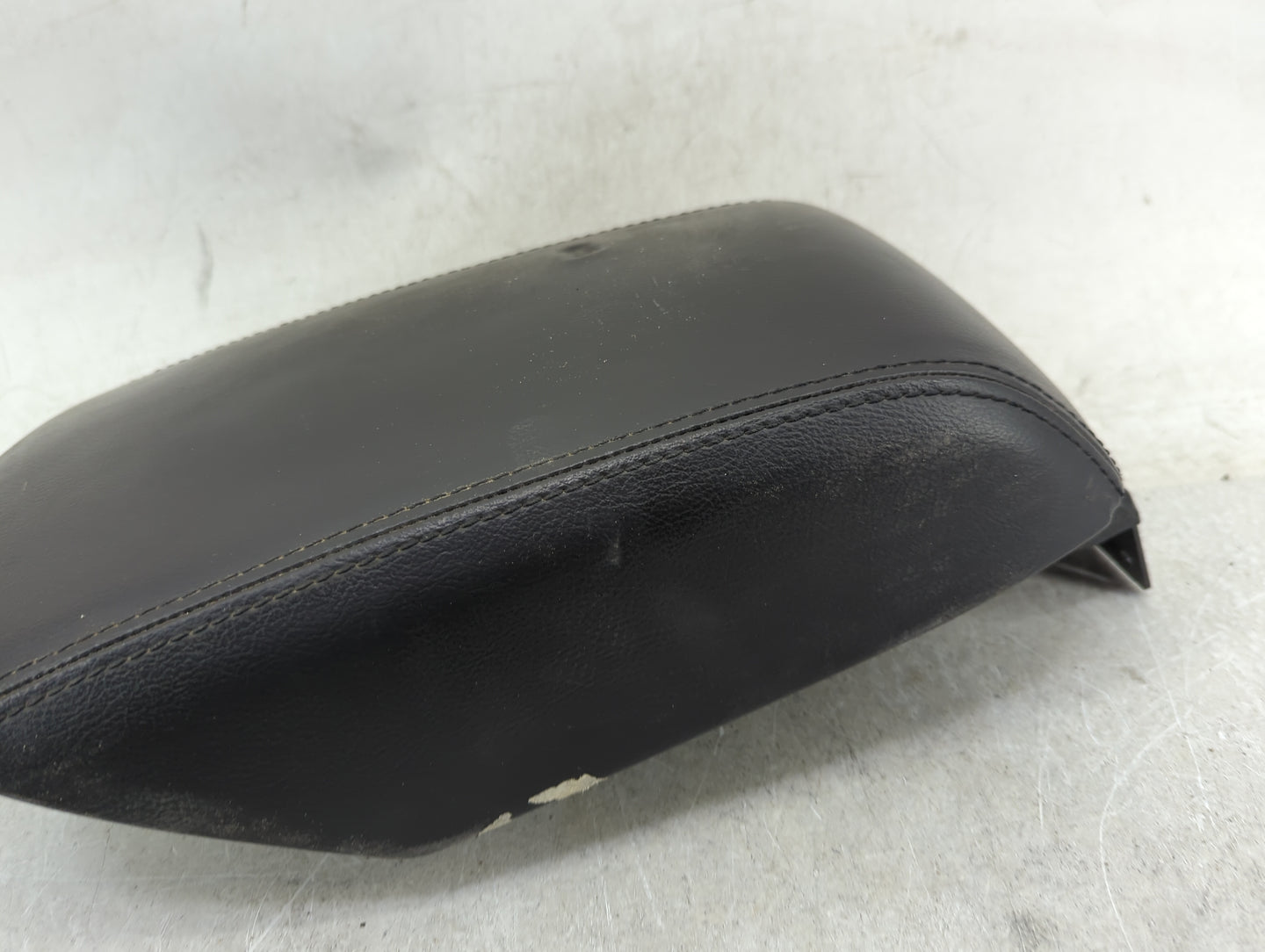 2013 Ford Explorer Center Console Armrest Cover Lid Fits OEM Used Auto Parts - Oemusedautoparts1.com