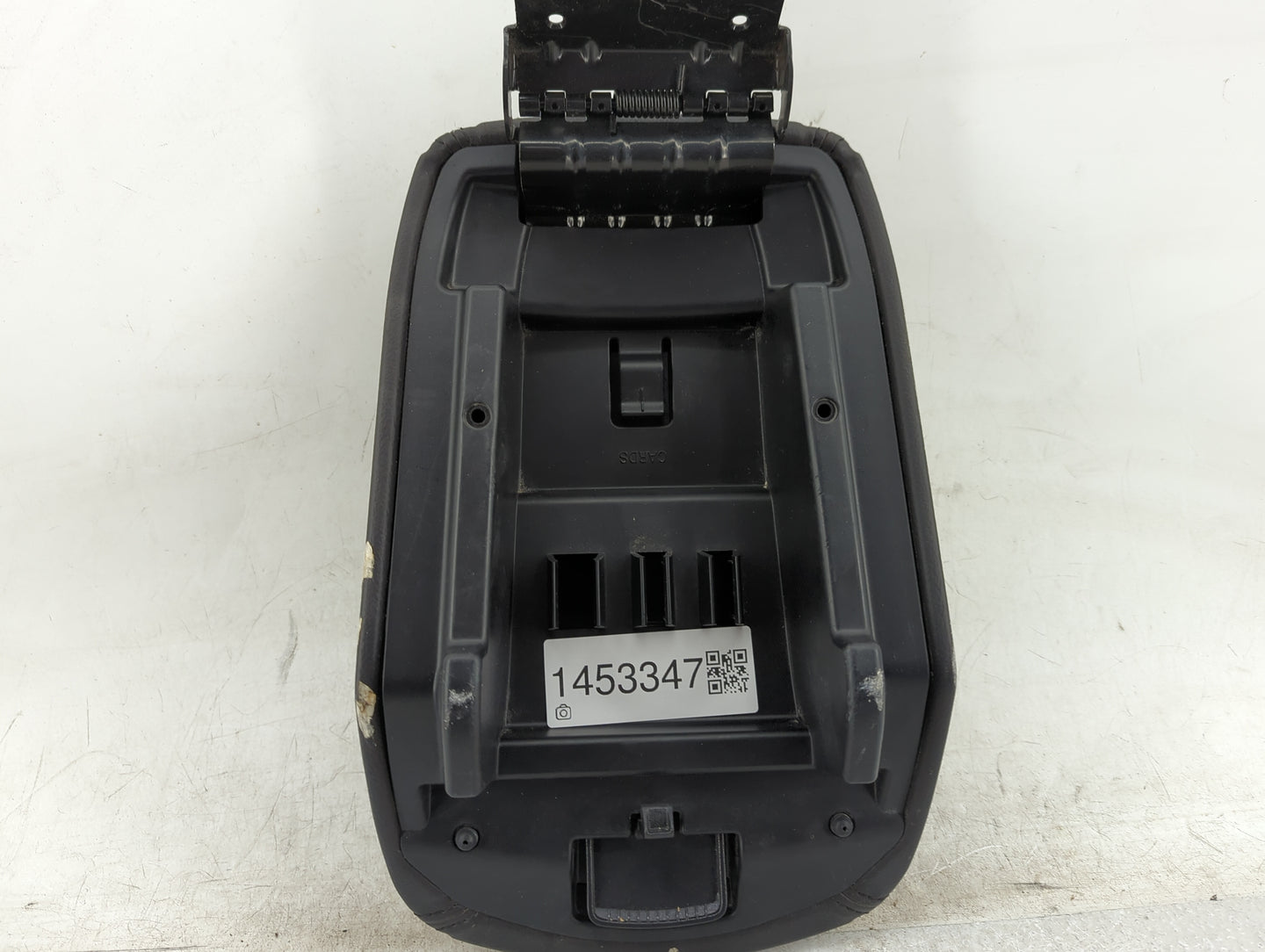 2013 Ford Explorer Center Console Armrest Cover Lid Fits OEM Used Auto Parts - Oemusedautoparts1.com