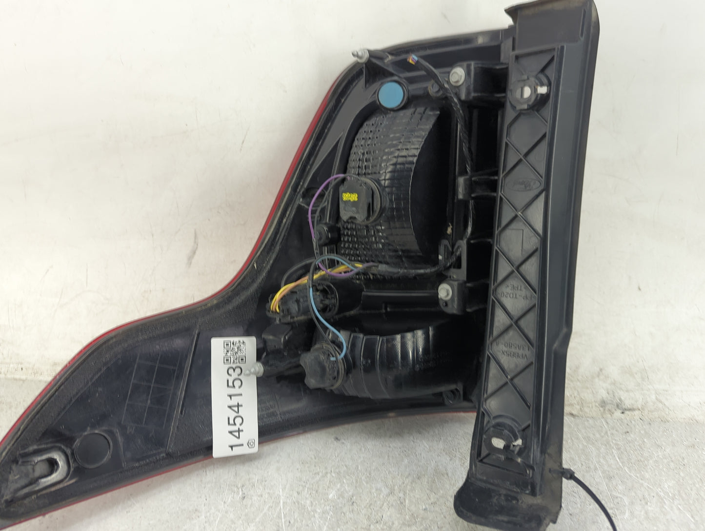 2011-2015 Ford Explorer Tail Light Assembly Driver Left OEM P/N:VPBB5X-13A580-A Fits Fits 2011 2012 2013 2014 2015 OEM Used 