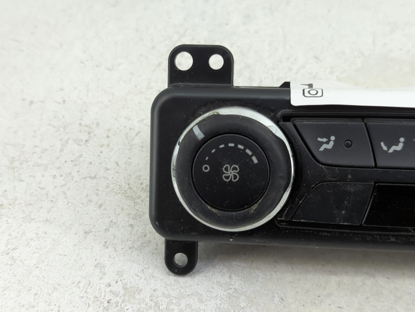 2013 Ford Explorer Climate Control Module Temperature AC/Heater Replacement P/N:U107T 19980 Fits OEM Used Auto Parts - Oemus