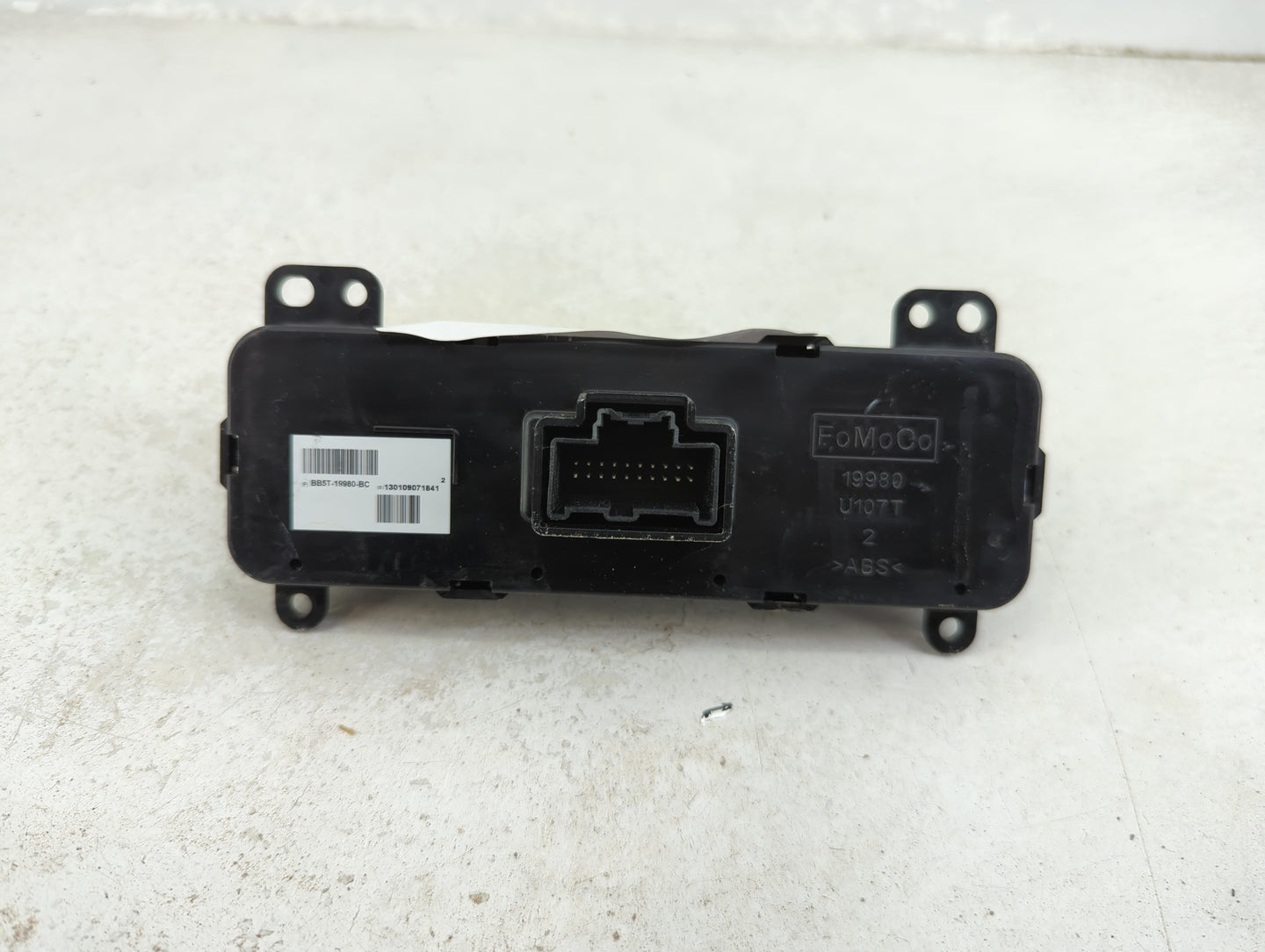 2013 Ford Explorer Climate Control Module Temperature AC/Heater Replacement P/N:U107T 19980 Fits OEM Used Auto Parts - Oemus